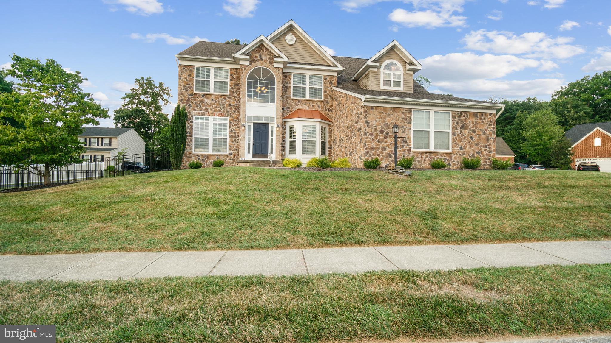 EAST VALLEY OAKS - Residential