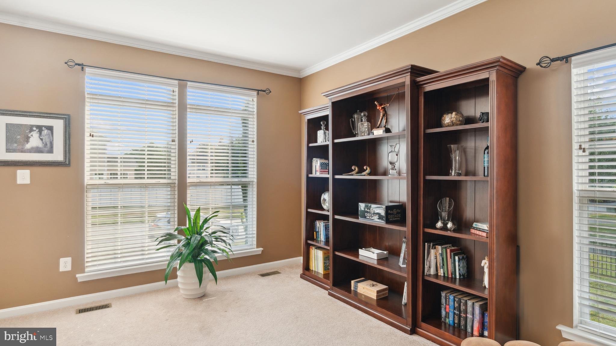 EAST VALLEY OAKS - Residential