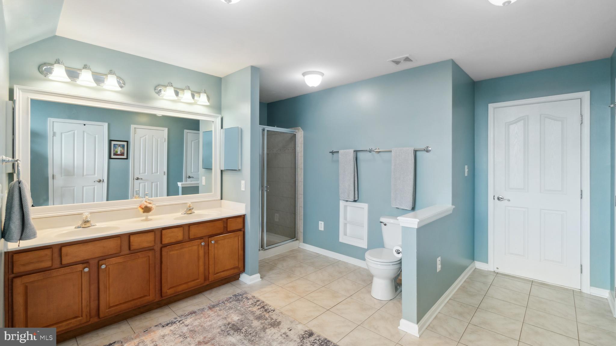 EAST VALLEY OAKS - Residential