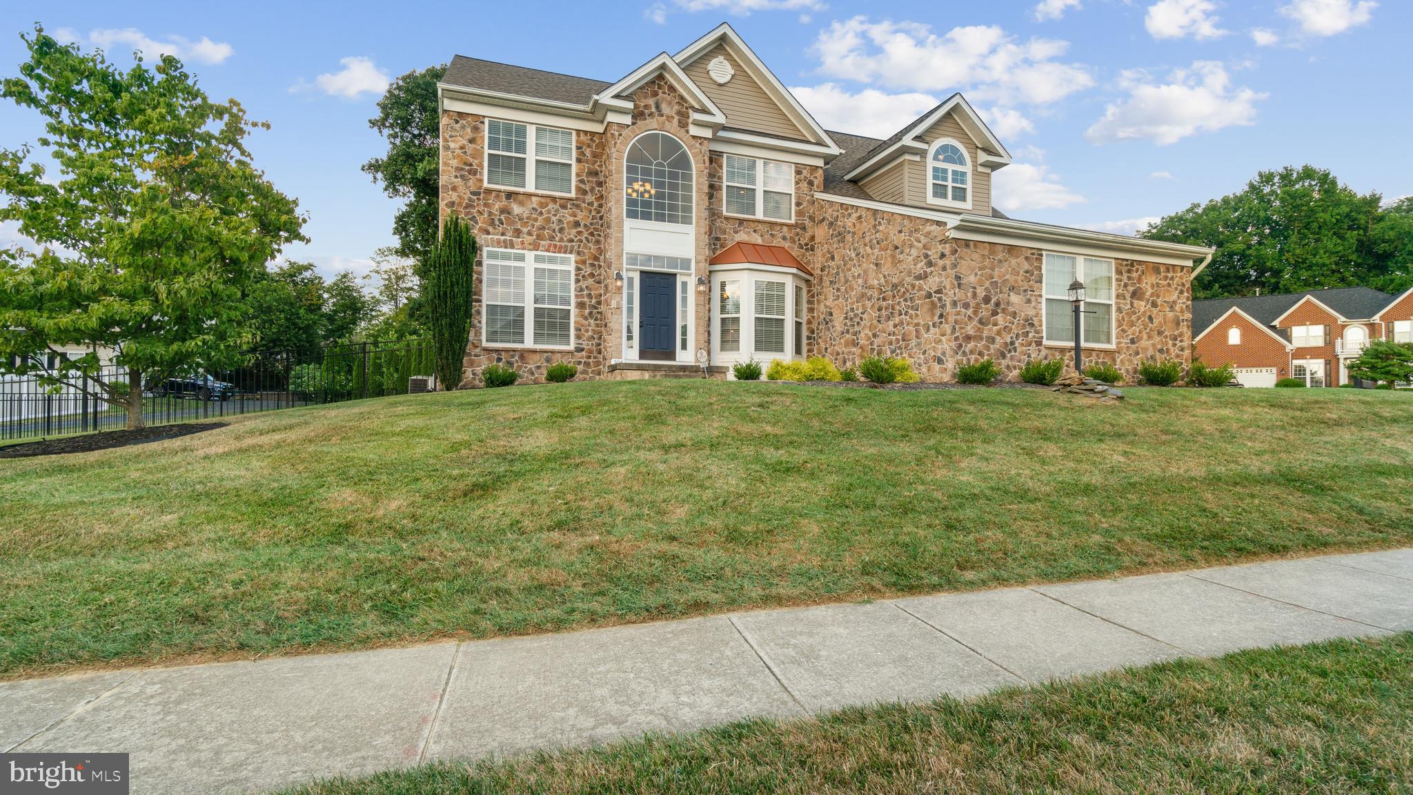 EAST VALLEY OAKS - Residential