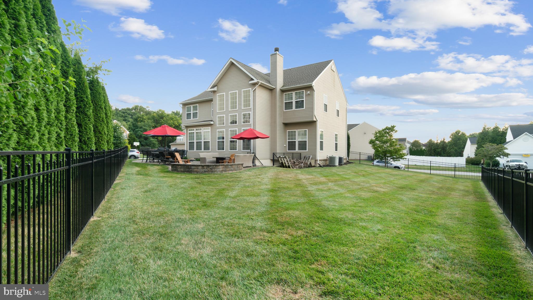 EAST VALLEY OAKS - Residential