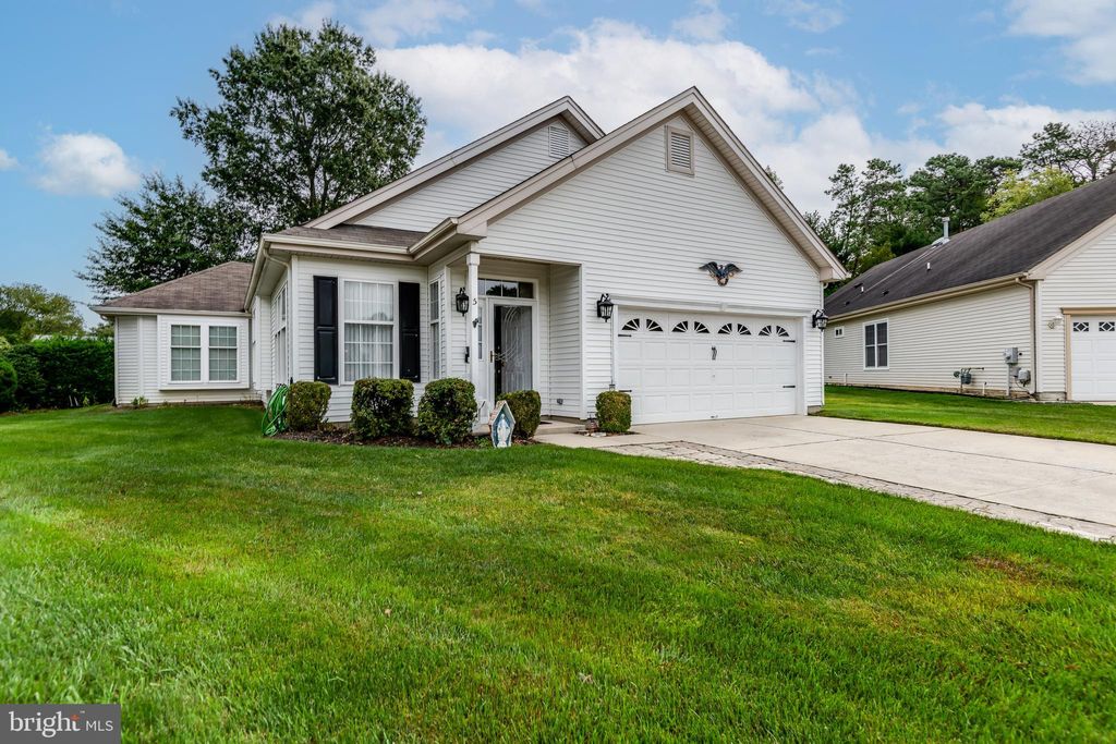 Photo of 5 Dutchess Court, SOUTHAMPTON, NJ 08088 (MLS # NJBL2096986)