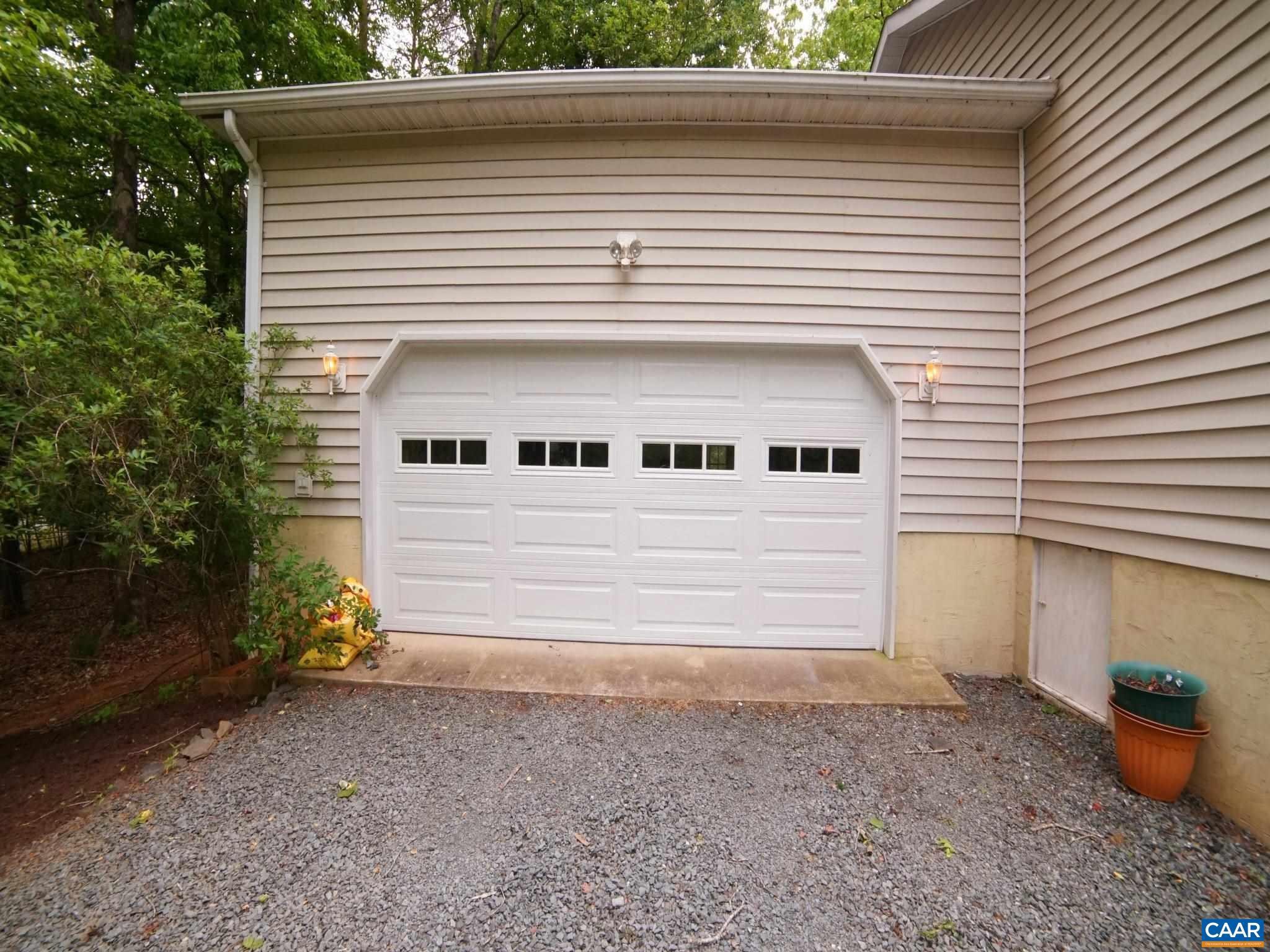 LAKE MONTICELLO - Residential