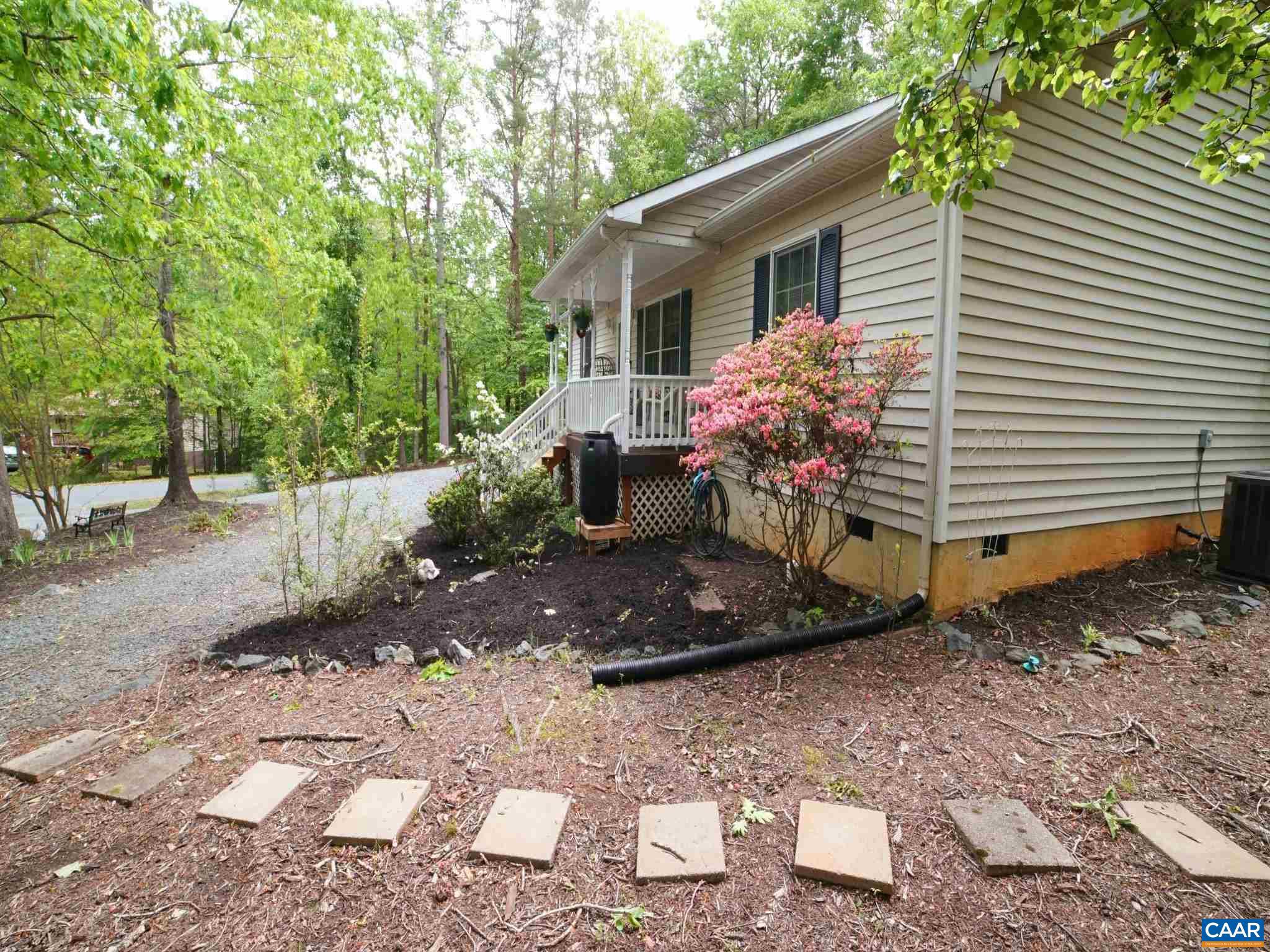 LAKE MONTICELLO - Residential