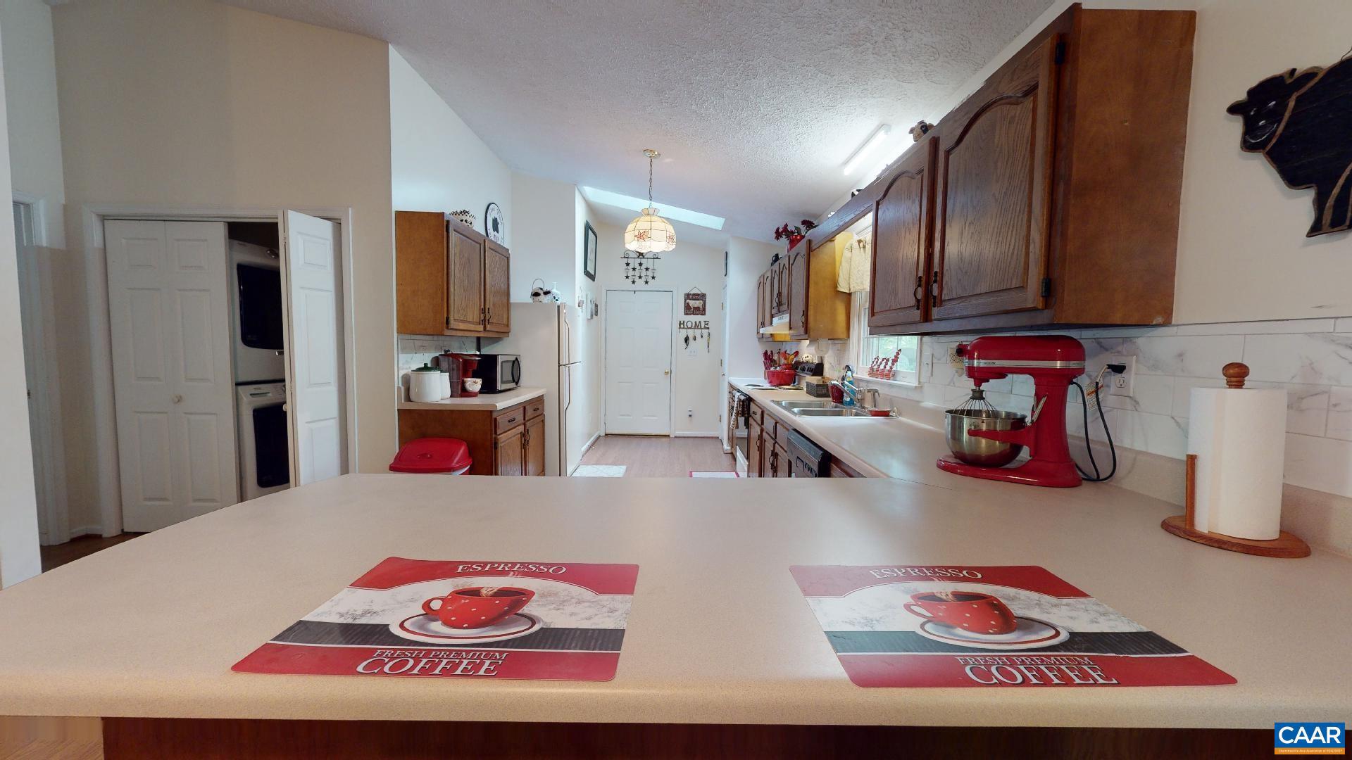 LAKE MONTICELLO - Residential