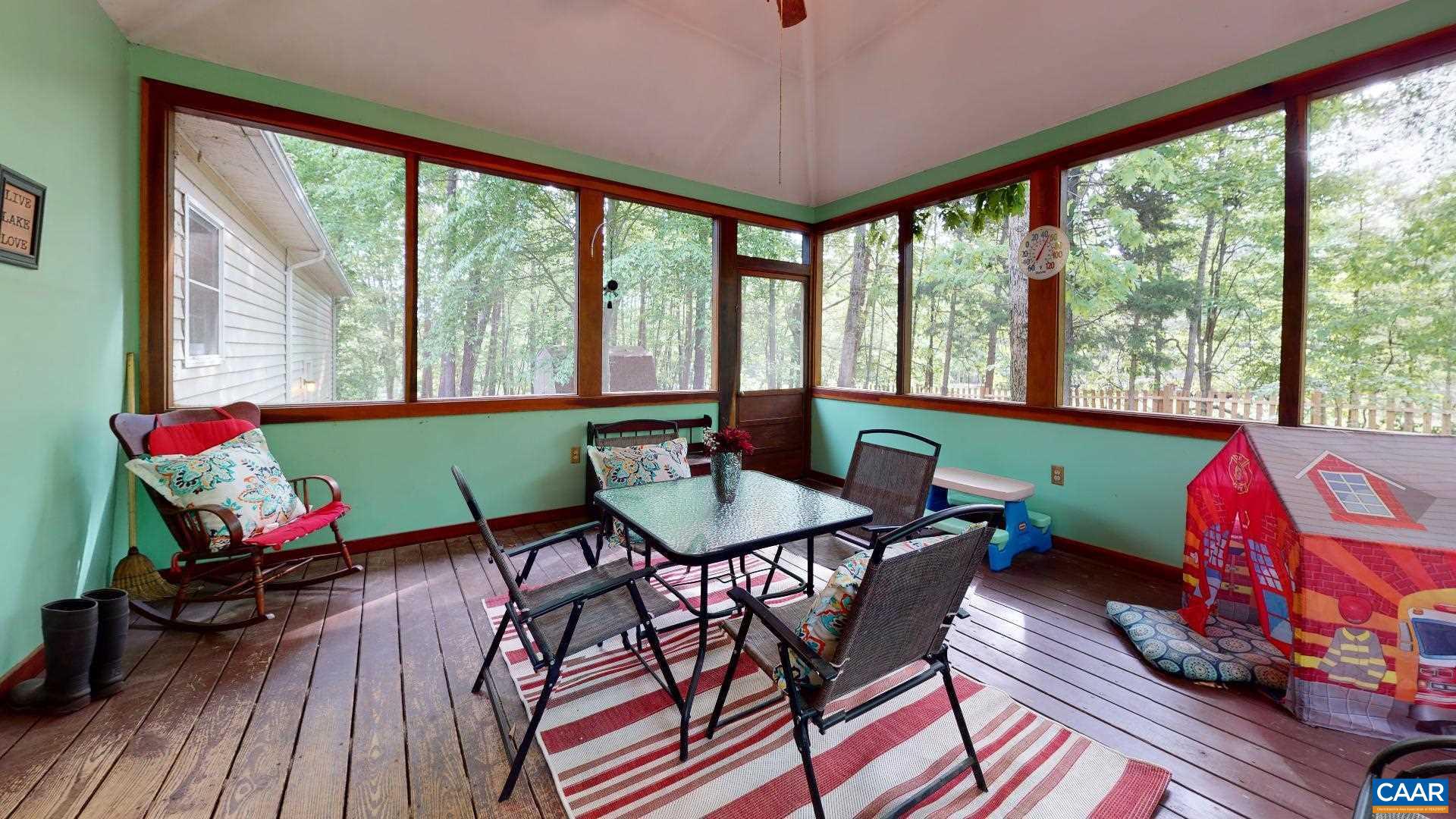 LAKE MONTICELLO - Residential