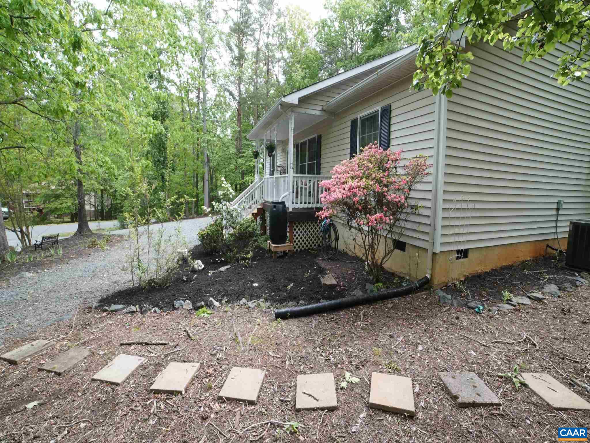 LAKE MONTICELLO - Residential