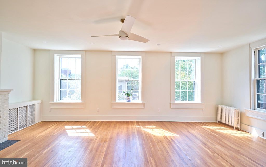 Photo of 46 York St #2, LAMBERTVILLE, NJ 08530 (MLS # NJHT2004278)