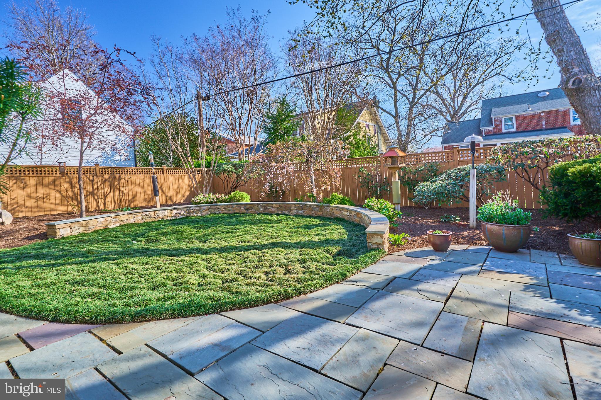 CLARENDON - Residential