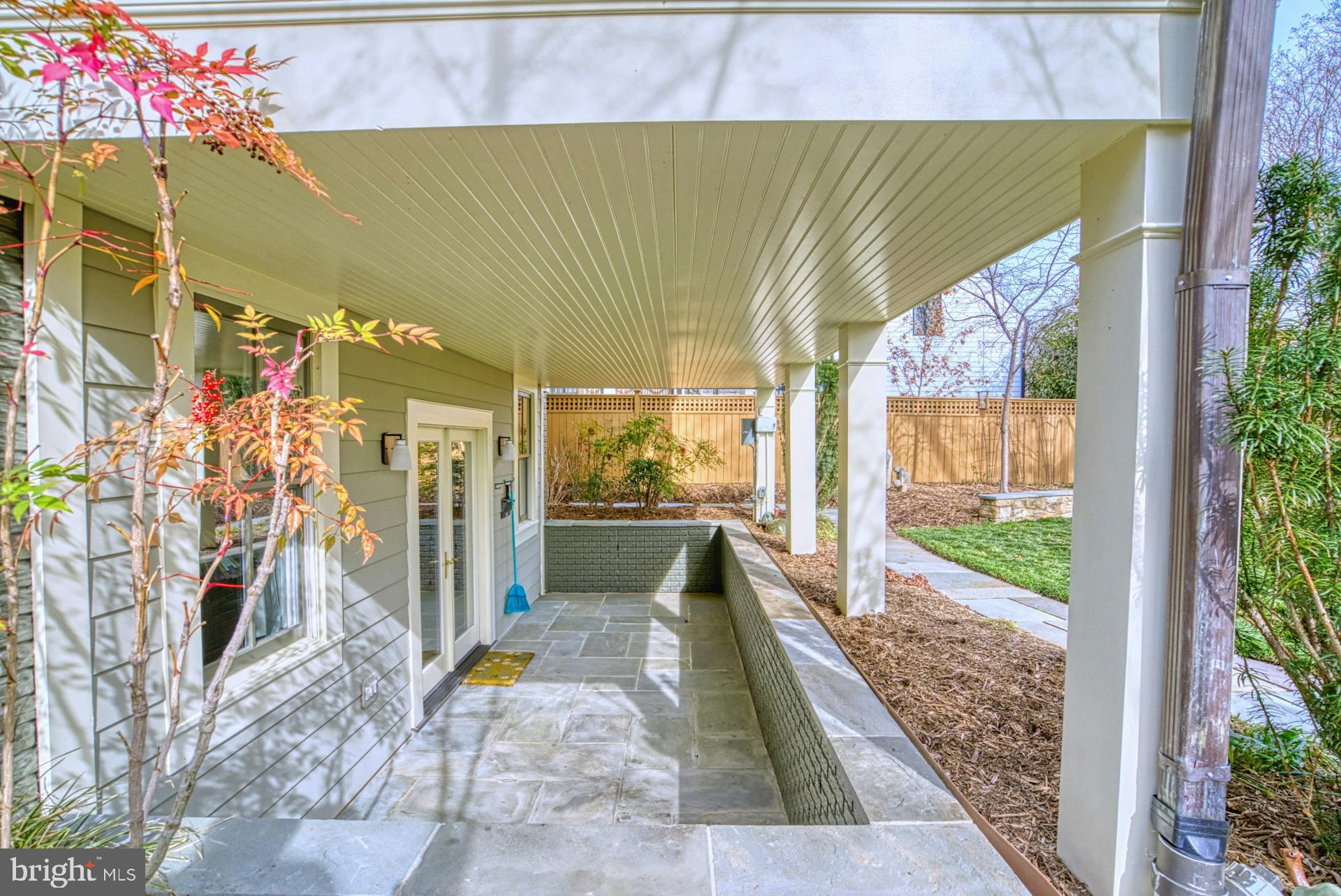 CLARENDON - Residential