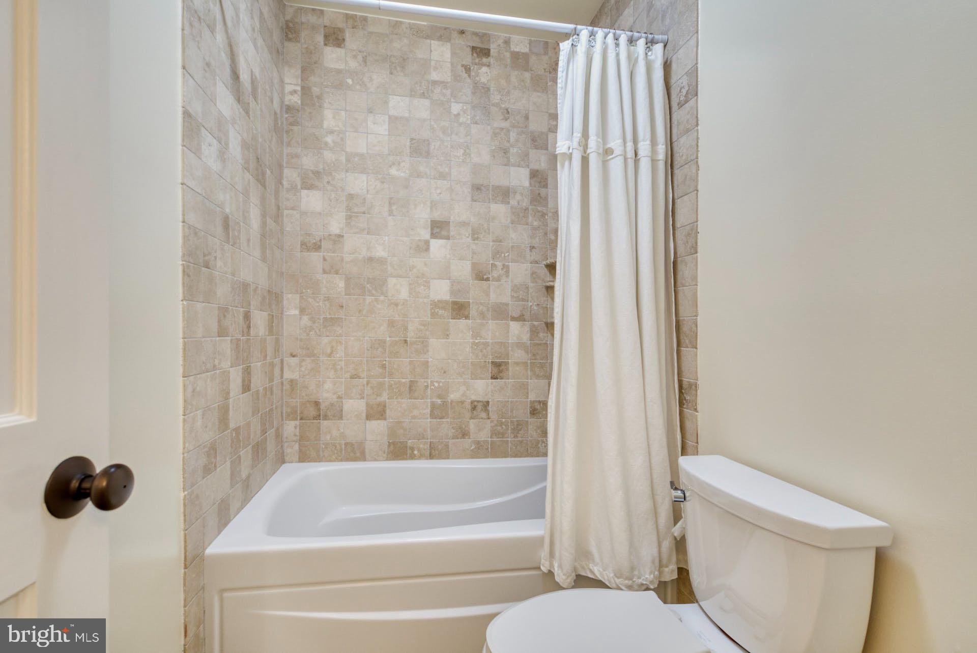 CLARENDON - Residential