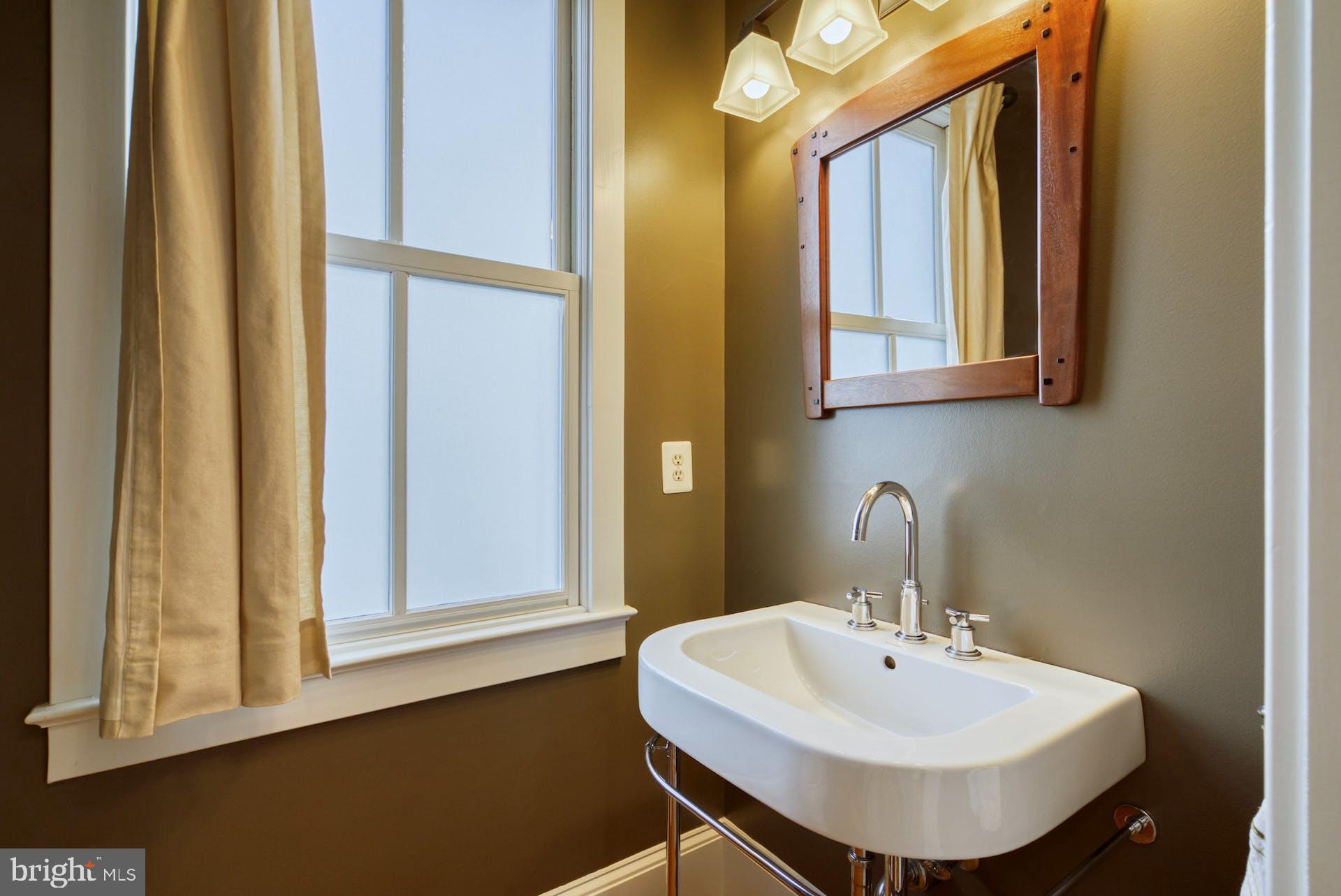 CLARENDON - Residential