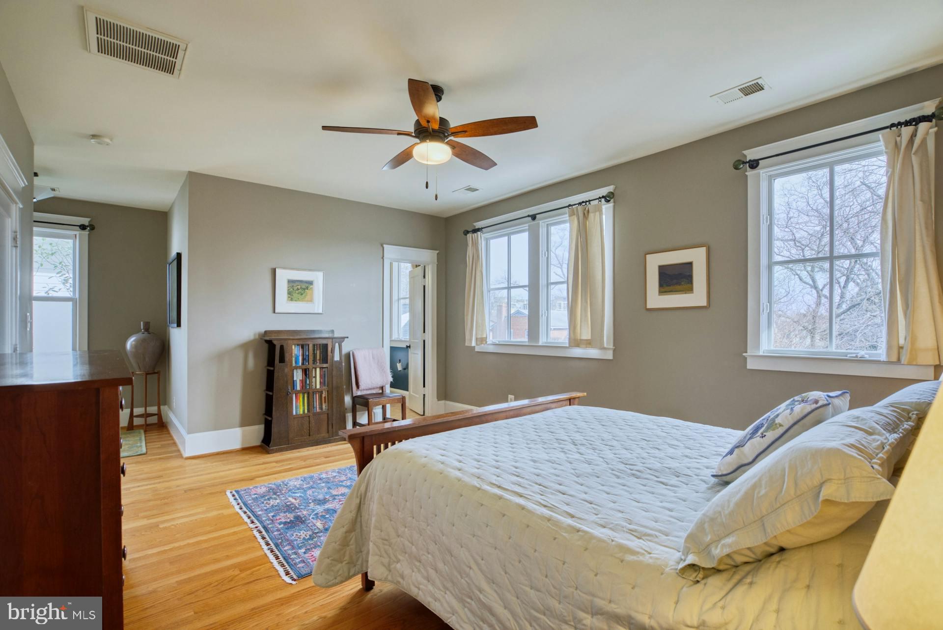 CLARENDON - Residential