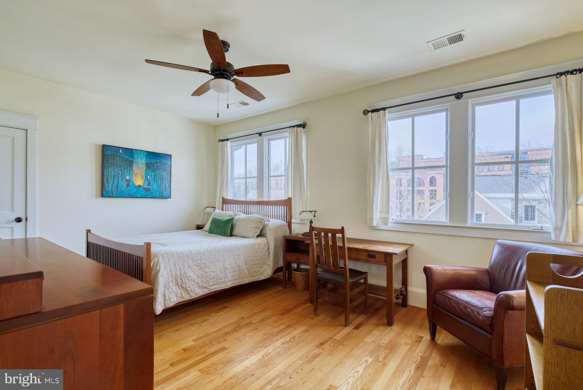 CLARENDON - Residential