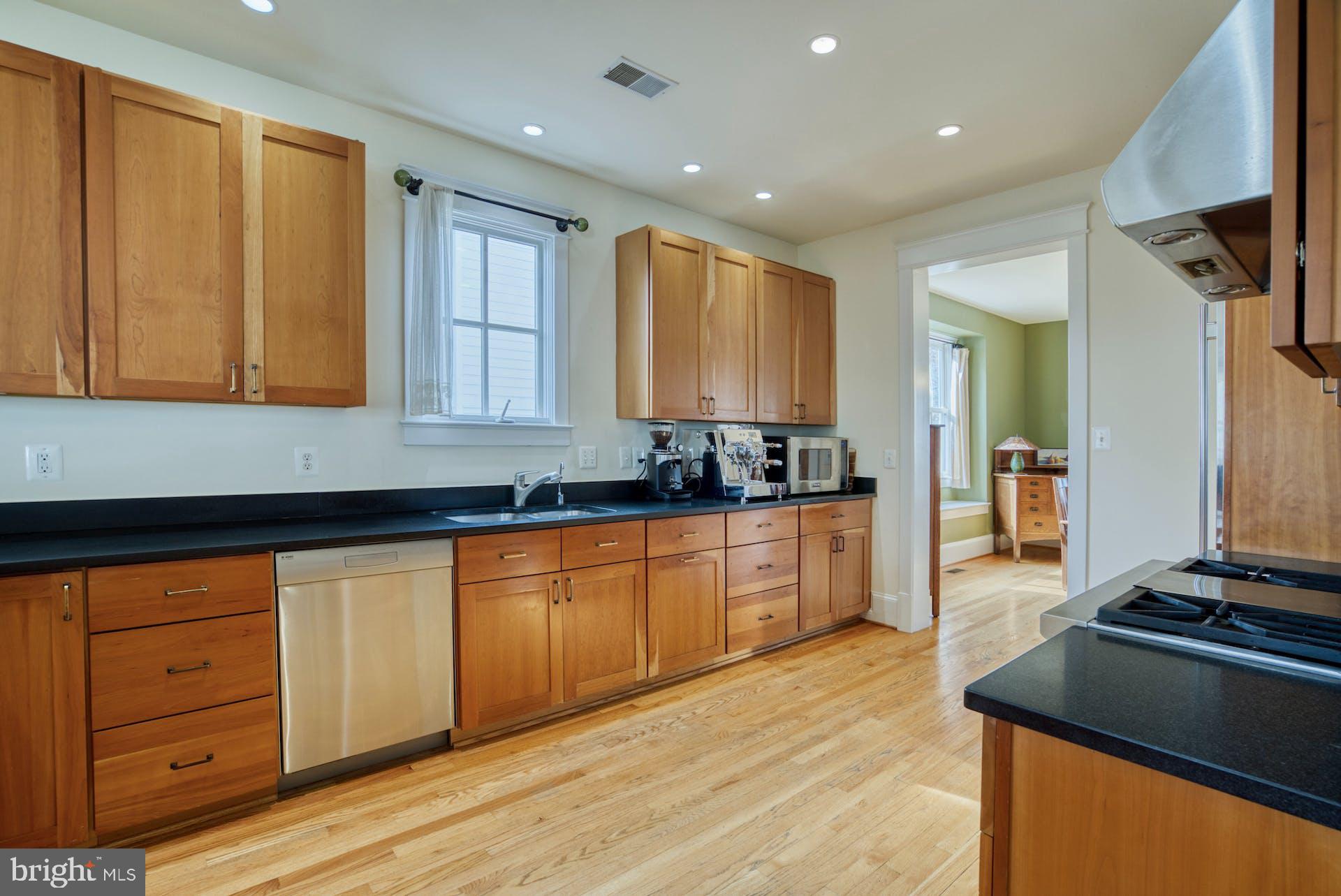 CLARENDON - Residential