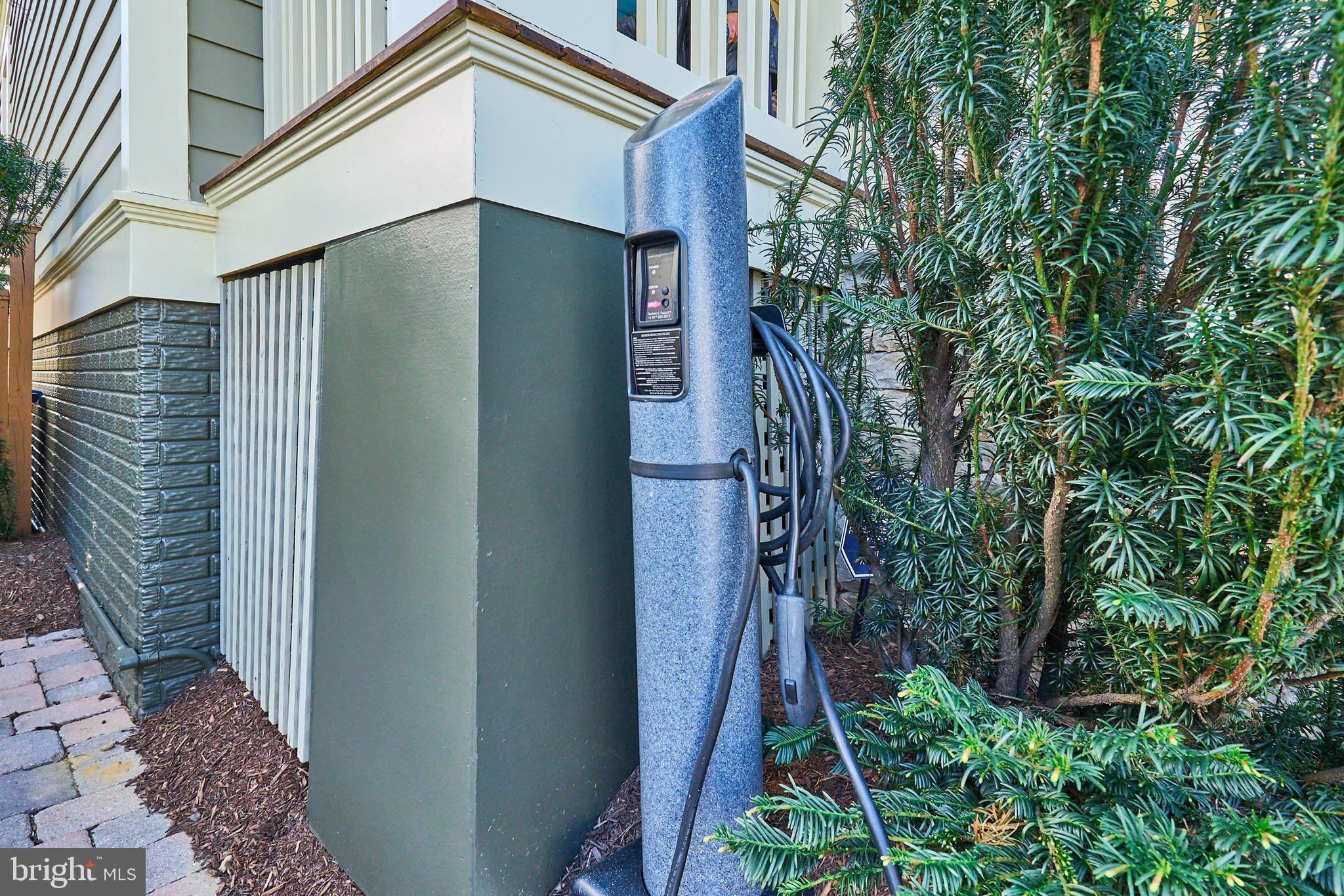 CLARENDON - Residential