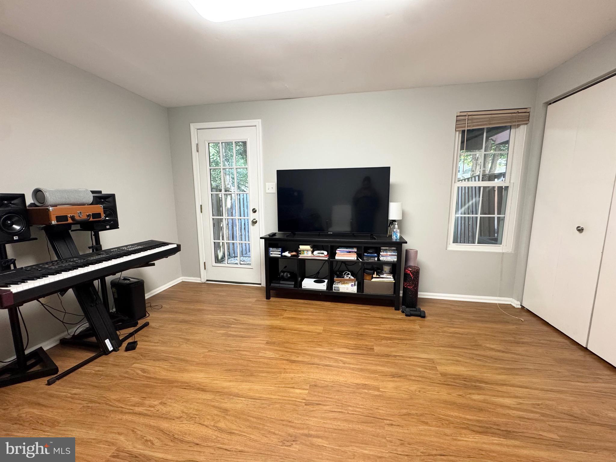 GUNNERS LAKE VILLAGE - Residential