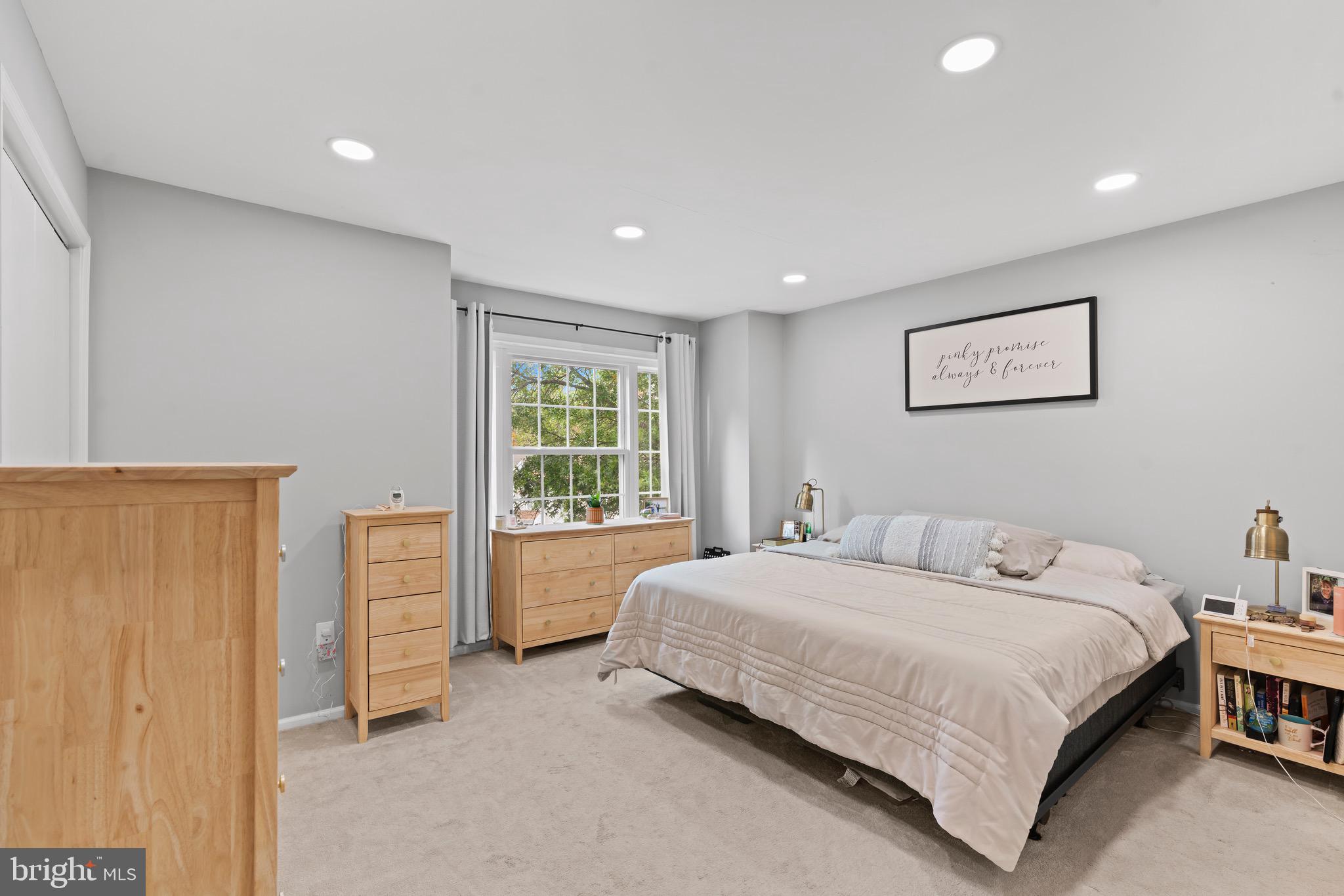 GUNNERS LAKE VILLAGE - Residential