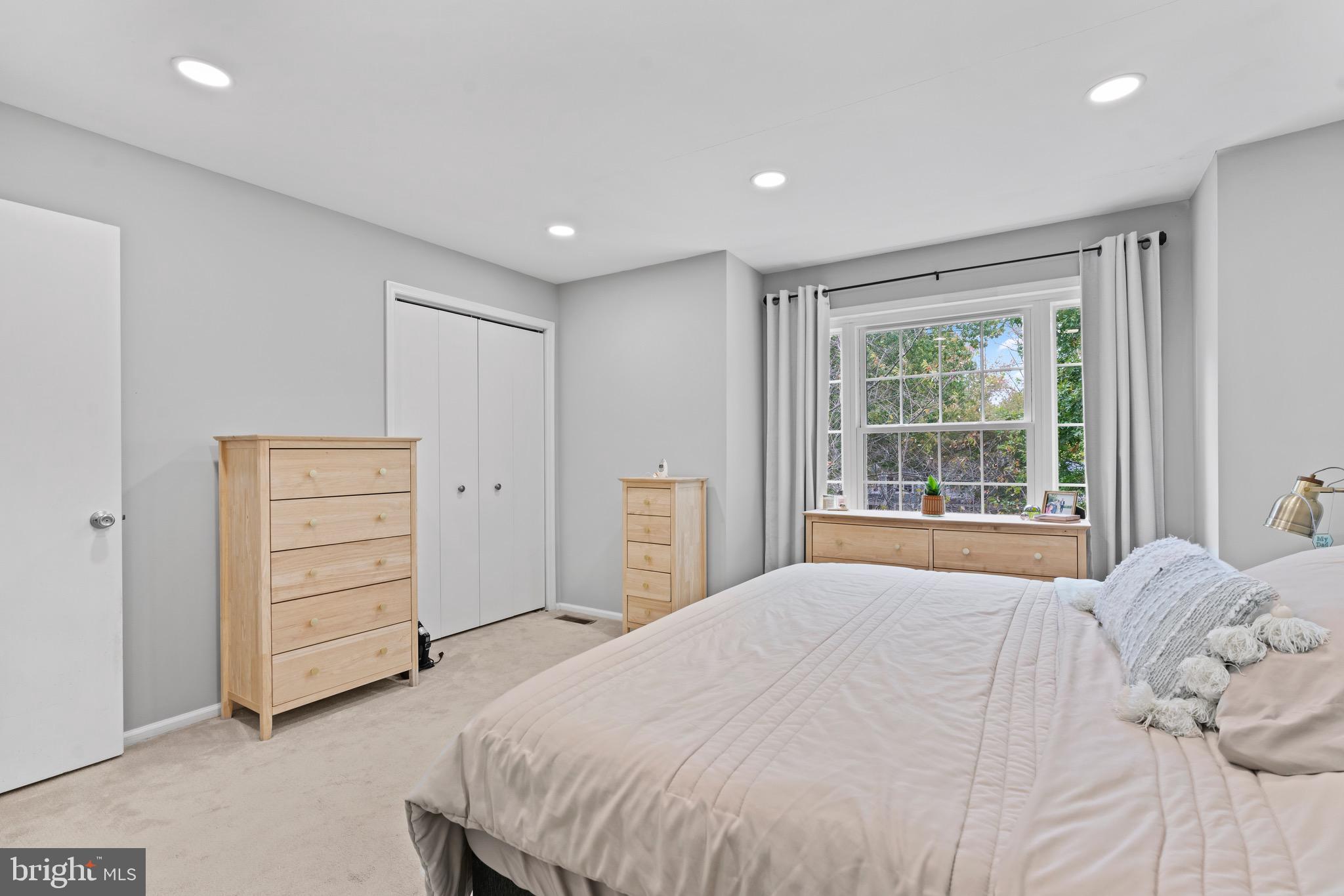 GUNNERS LAKE VILLAGE - Residential