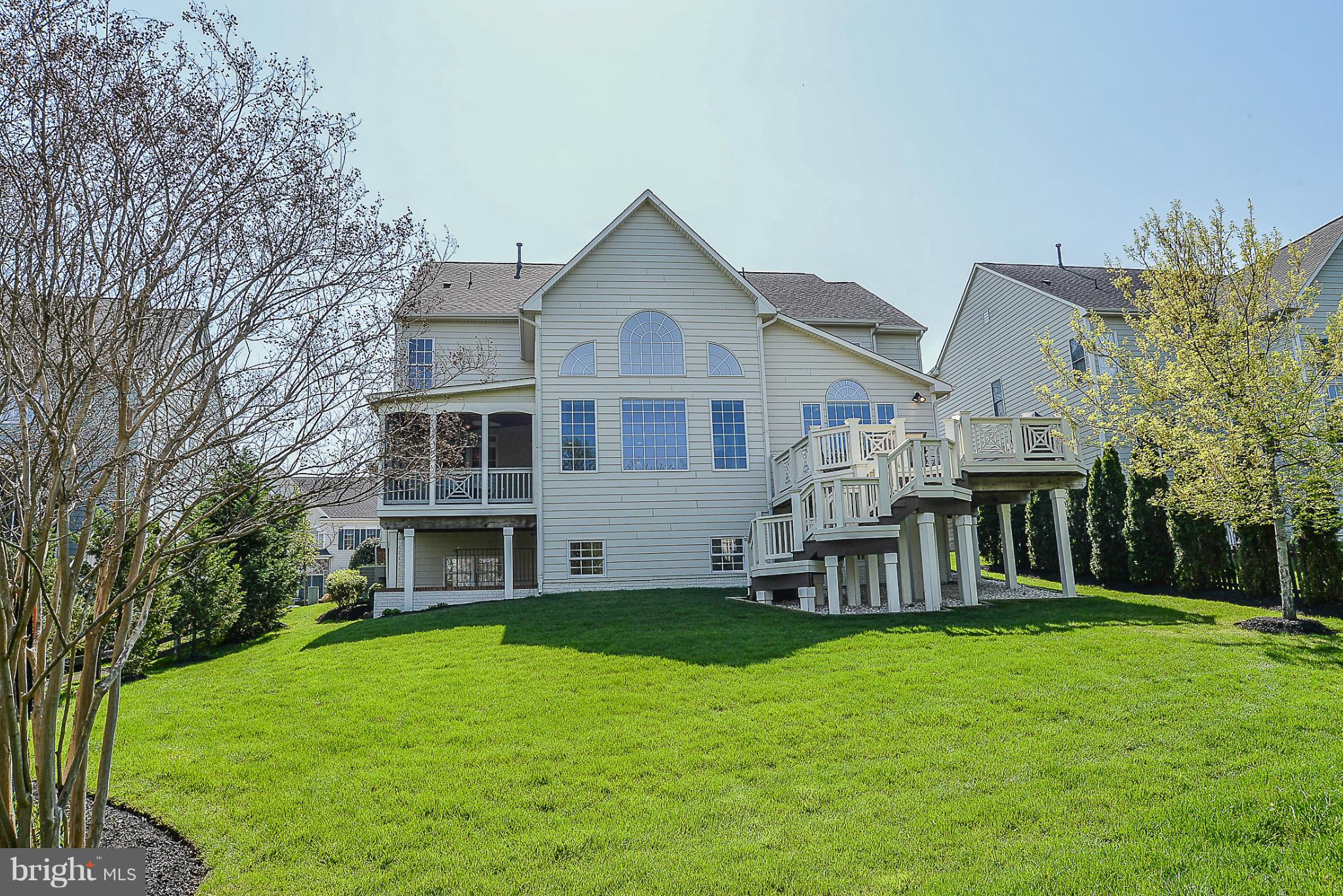 LANSDOWNE ON THE POTOMAC - Residential
