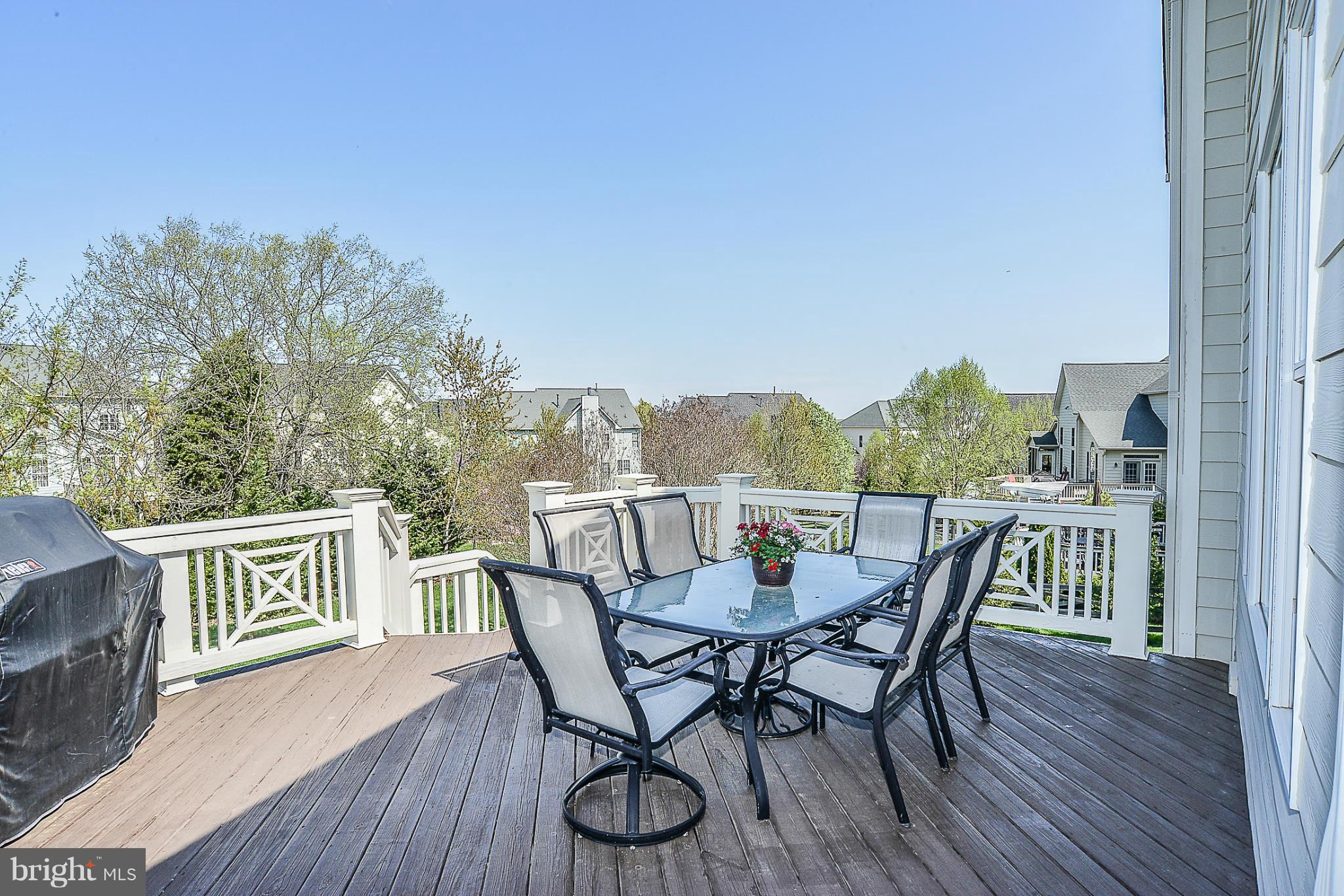 LANSDOWNE ON THE POTOMAC - Residential