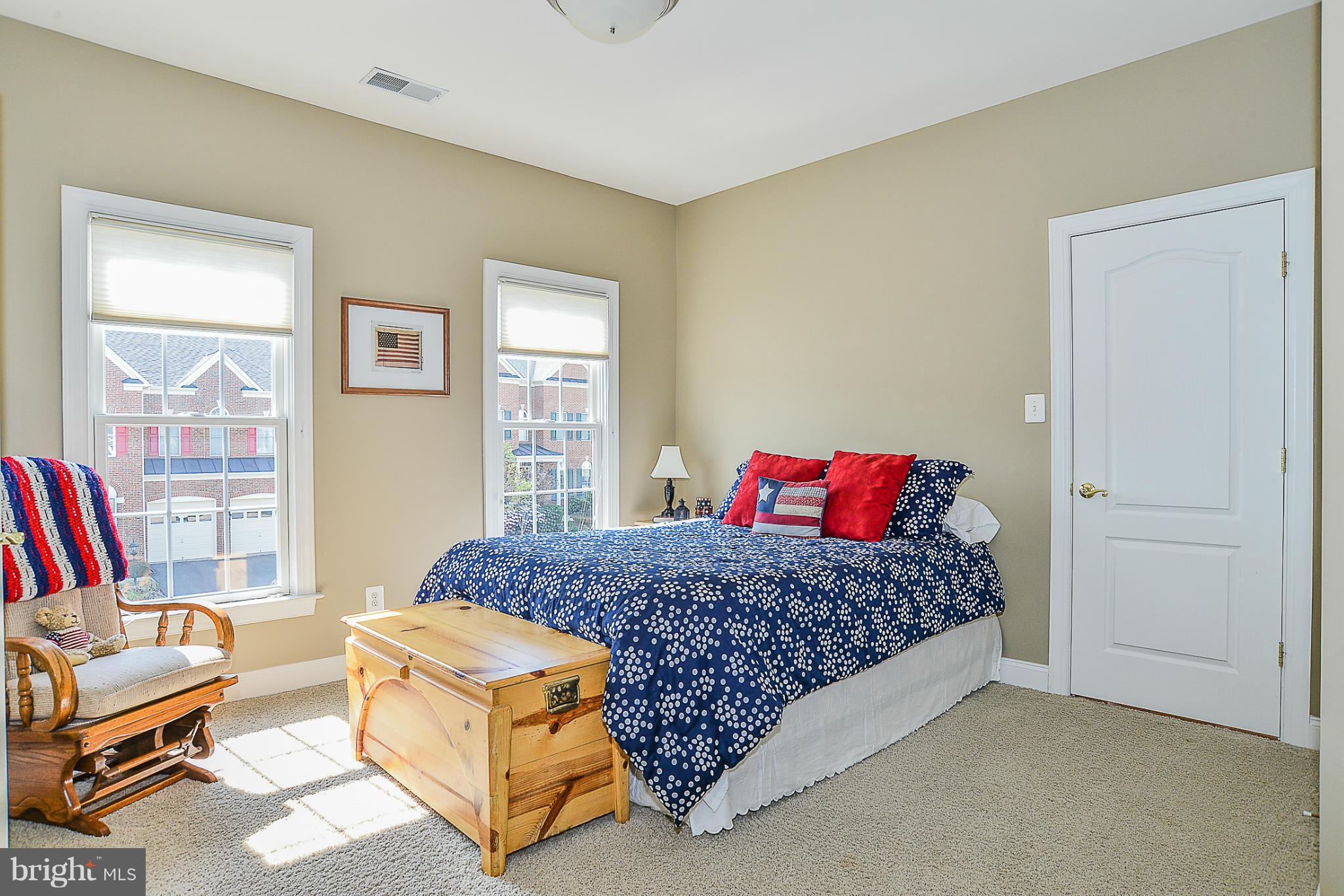 LANSDOWNE ON THE POTOMAC - Residential