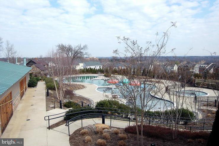 LANSDOWNE ON THE POTOMAC - Residential