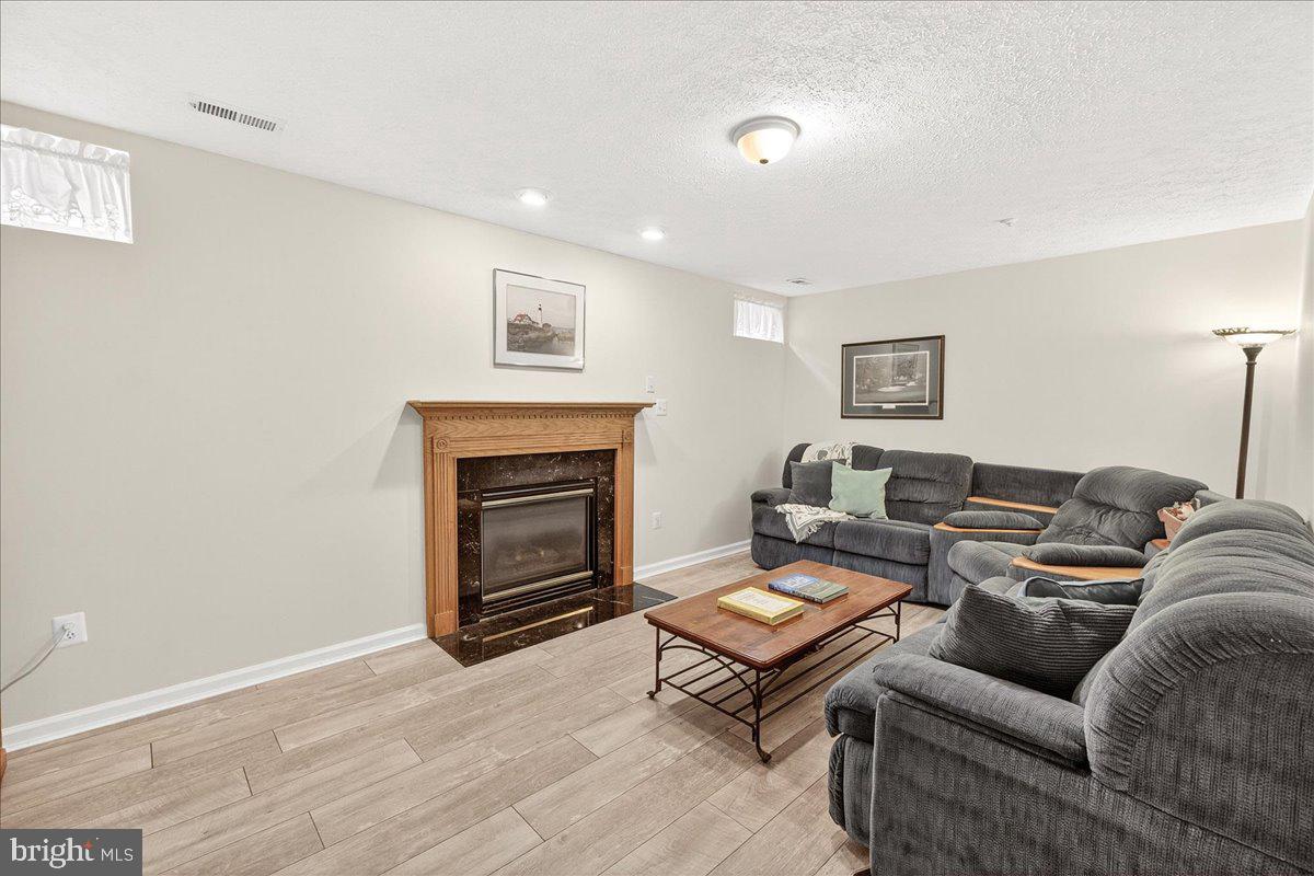 DEARBOUGHT - Residential