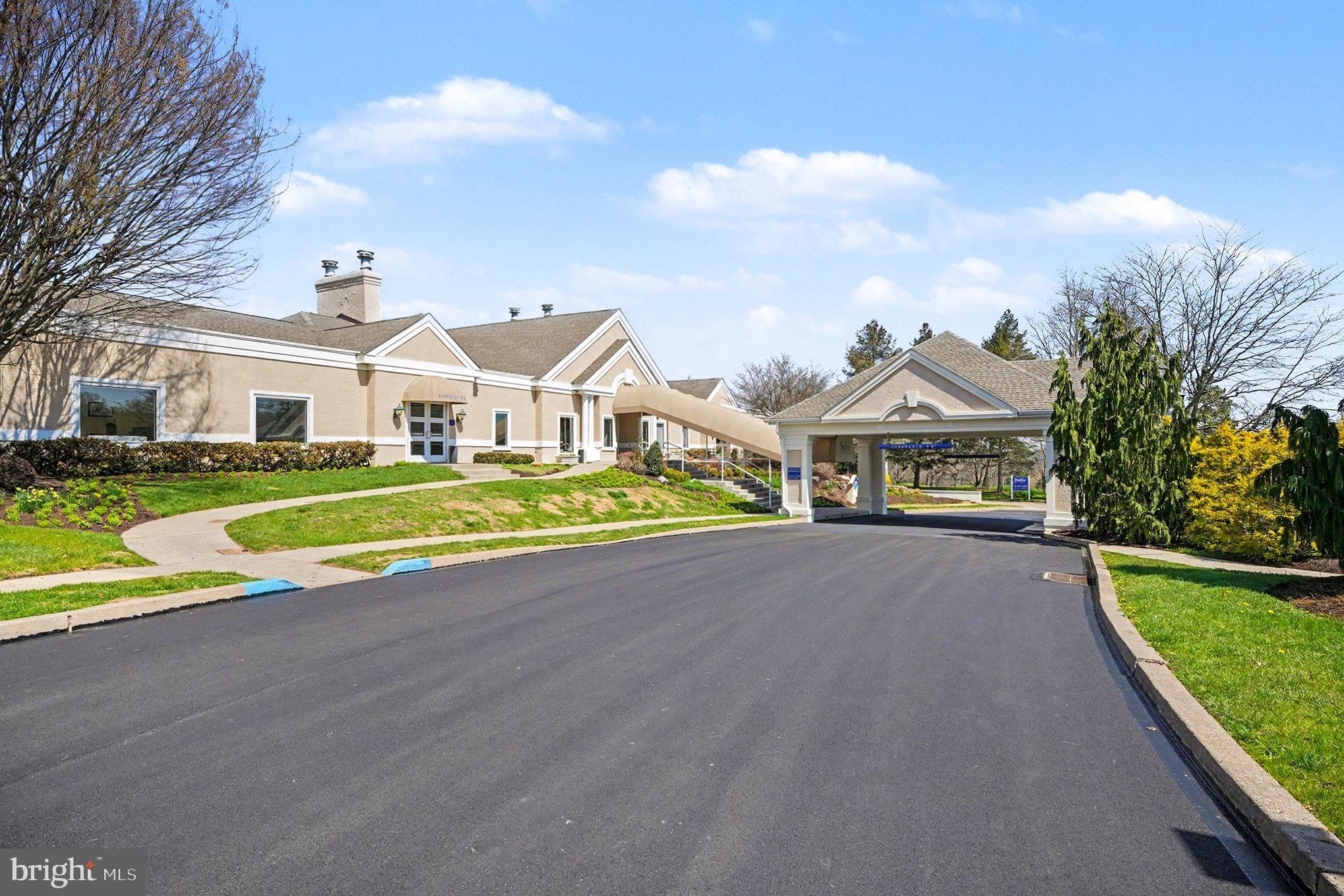 PINECREST - Residential