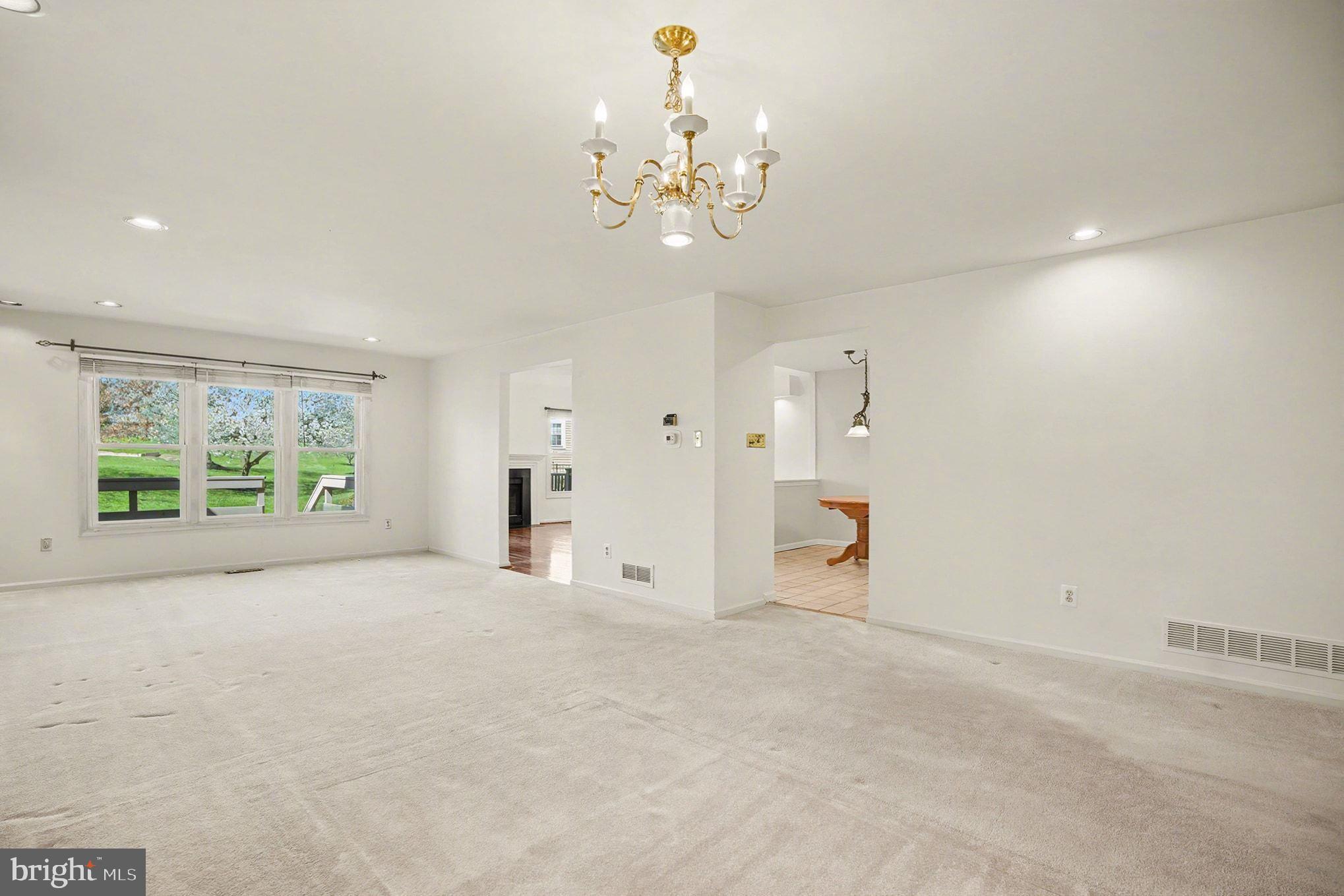 PINECREST - Residential