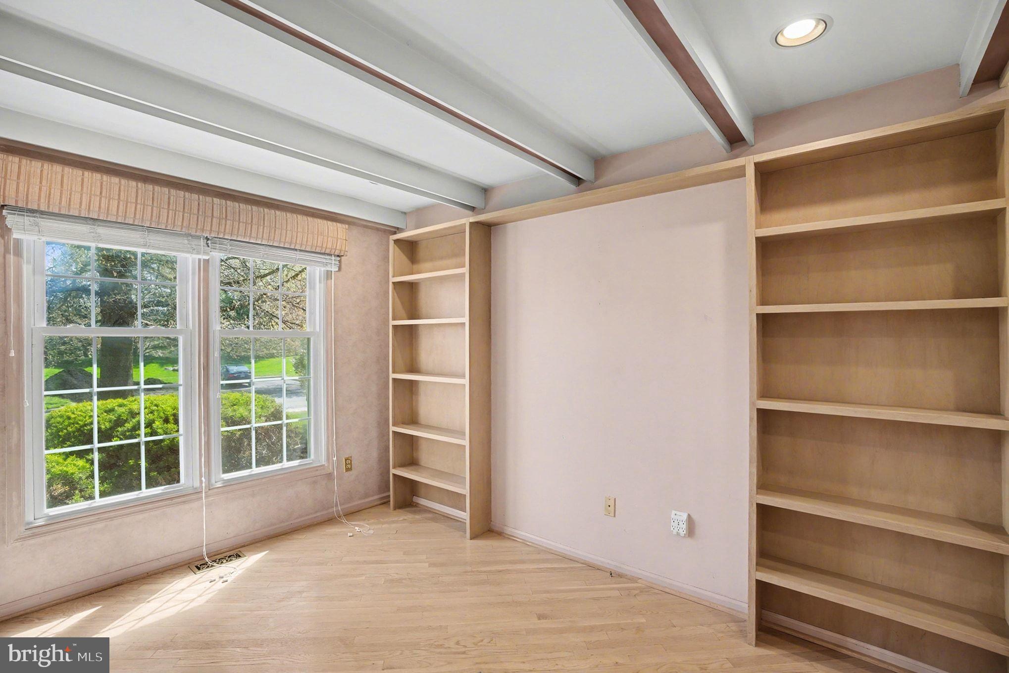 PINECREST - Residential