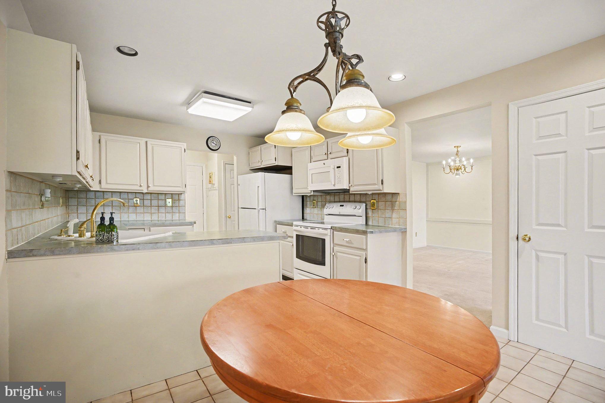 PINECREST - Residential