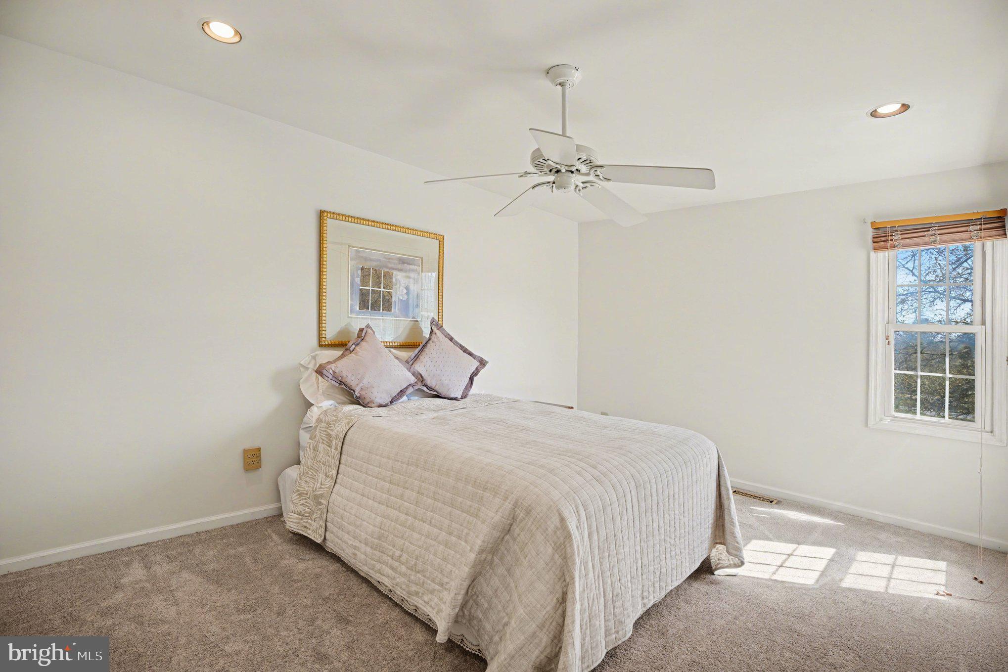 PINECREST - Residential