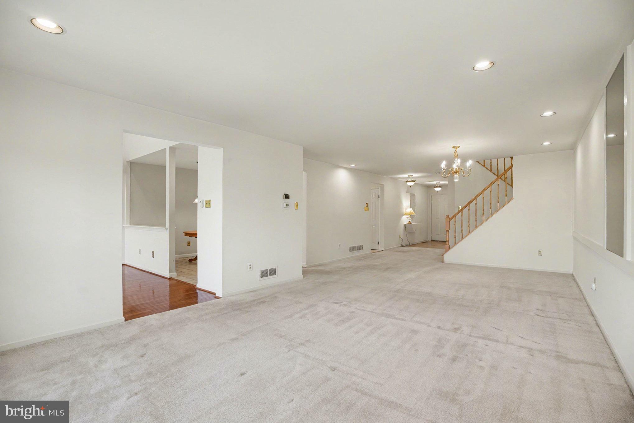 PINECREST - Residential