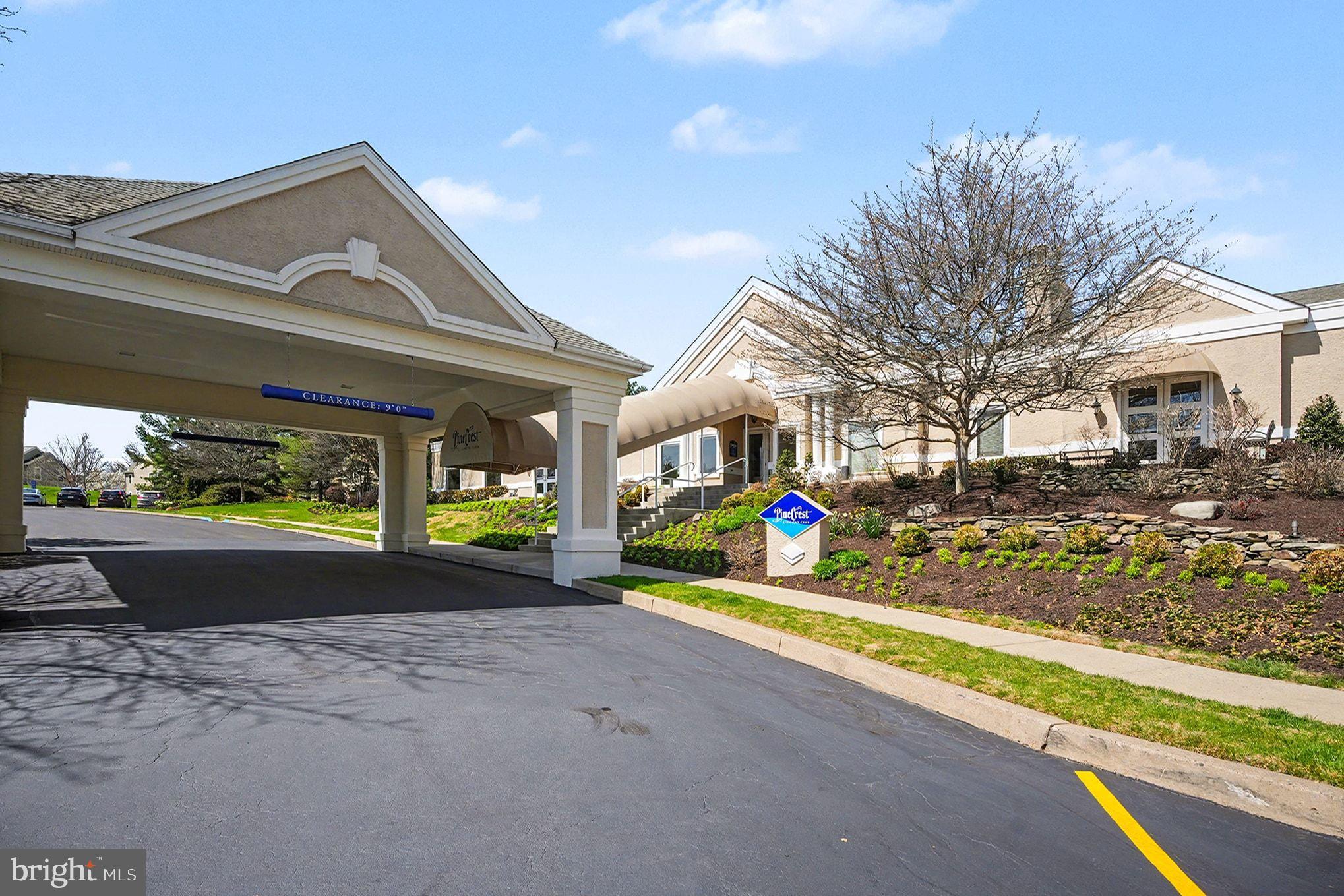 PINECREST - Residential