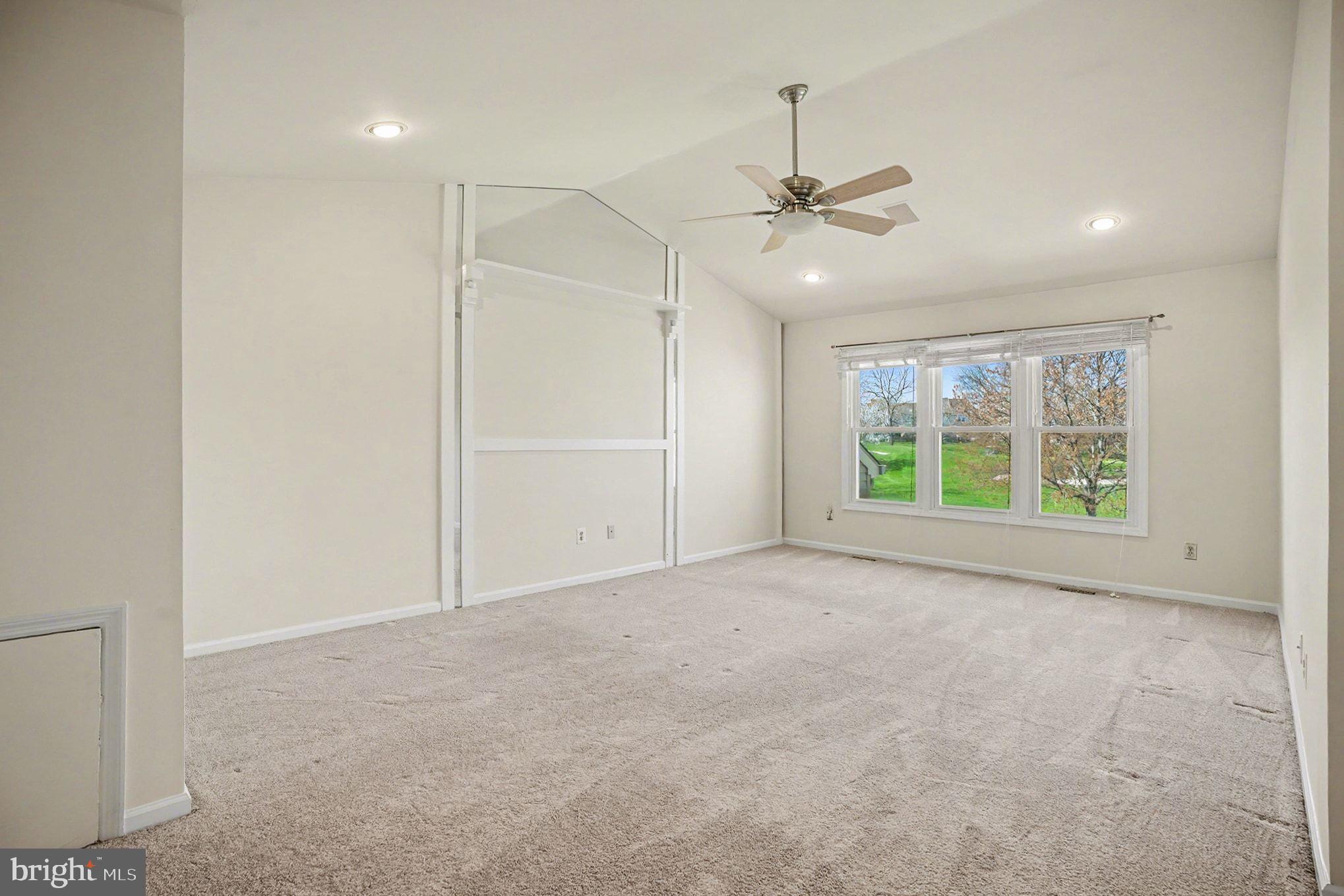 PINECREST - Residential