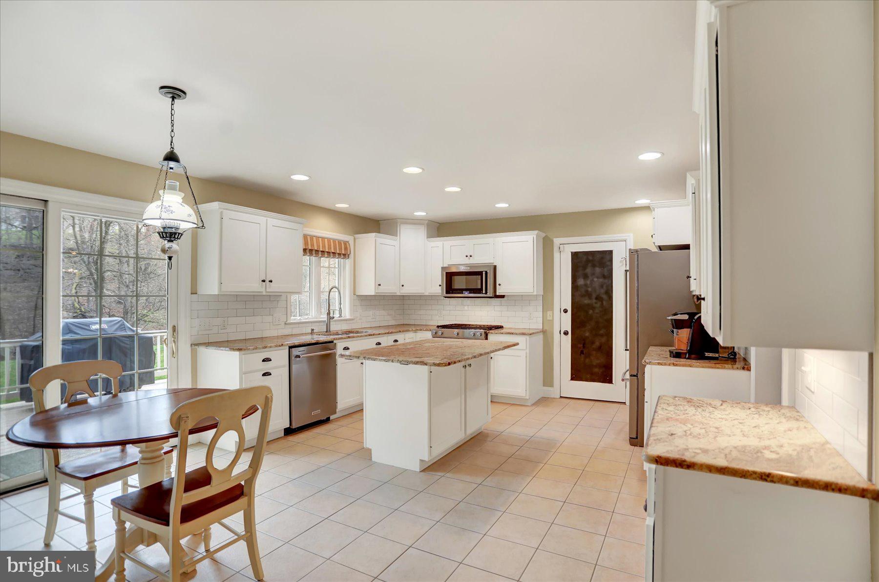 WINDING HILLS - Residential