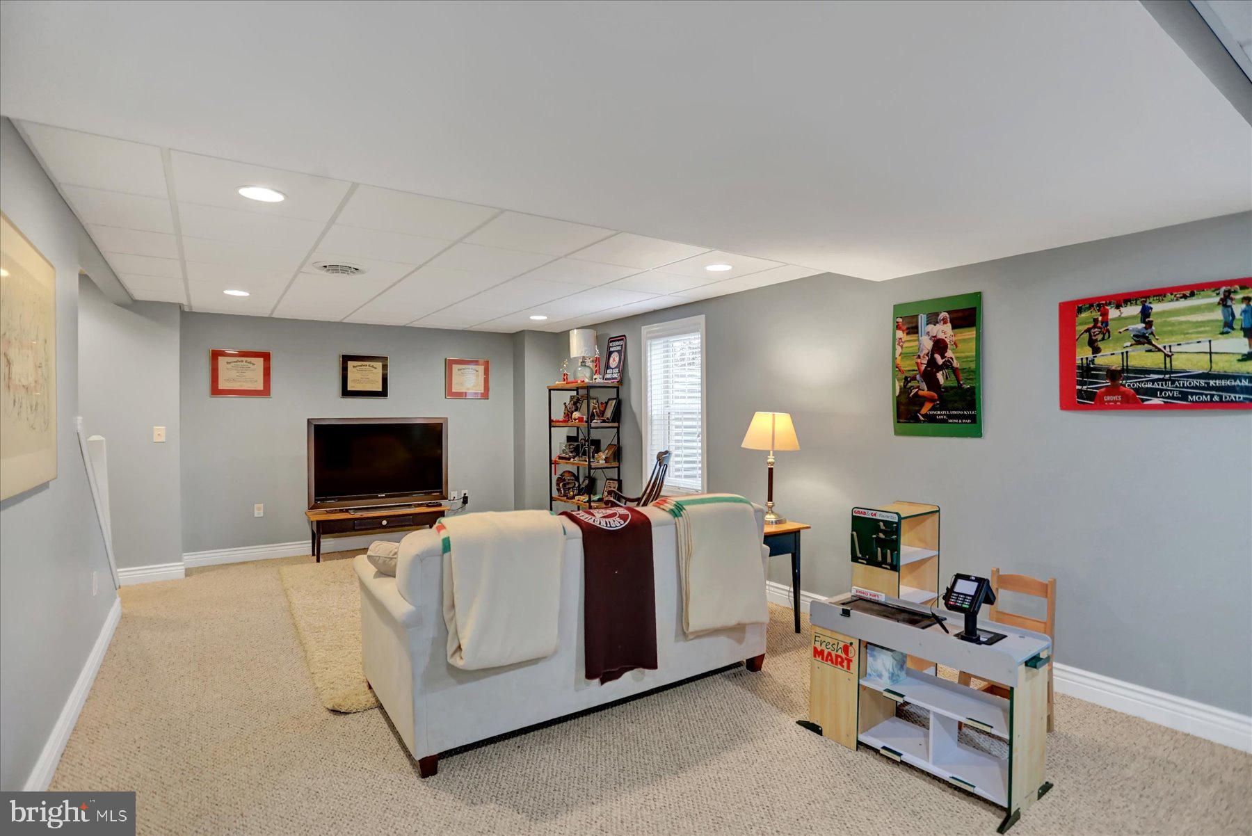 WINDING HILLS - Residential