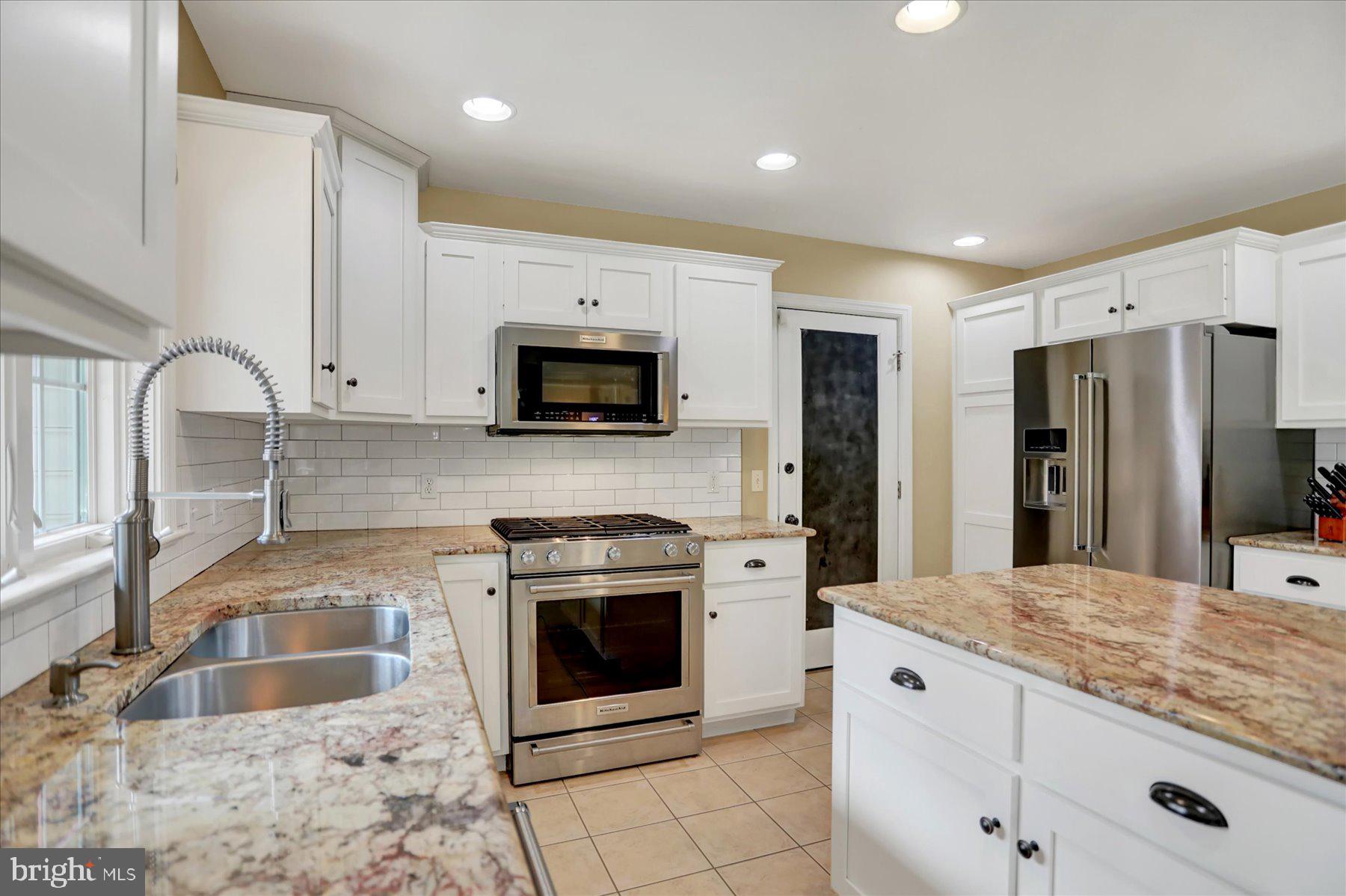 WINDING HILLS - Residential