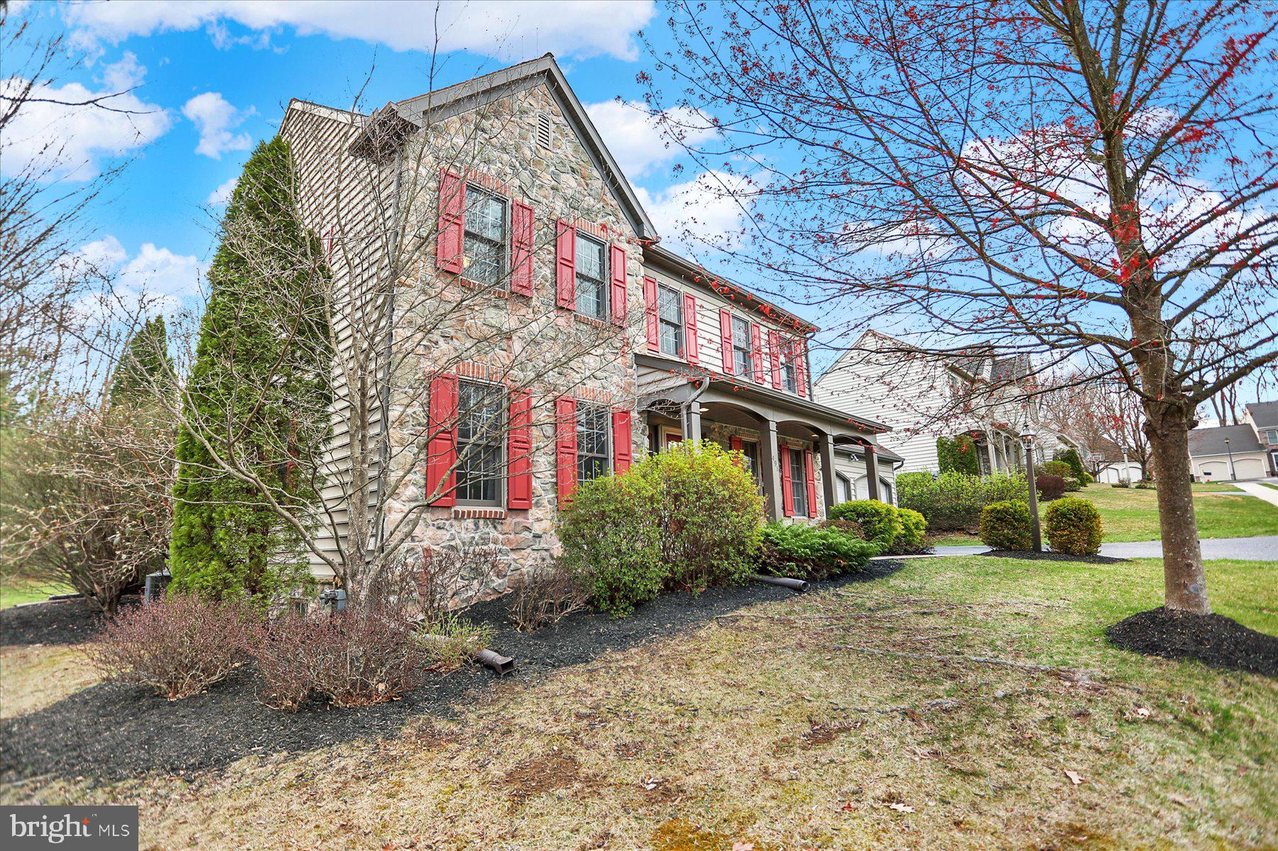 WINDING HILLS - Residential