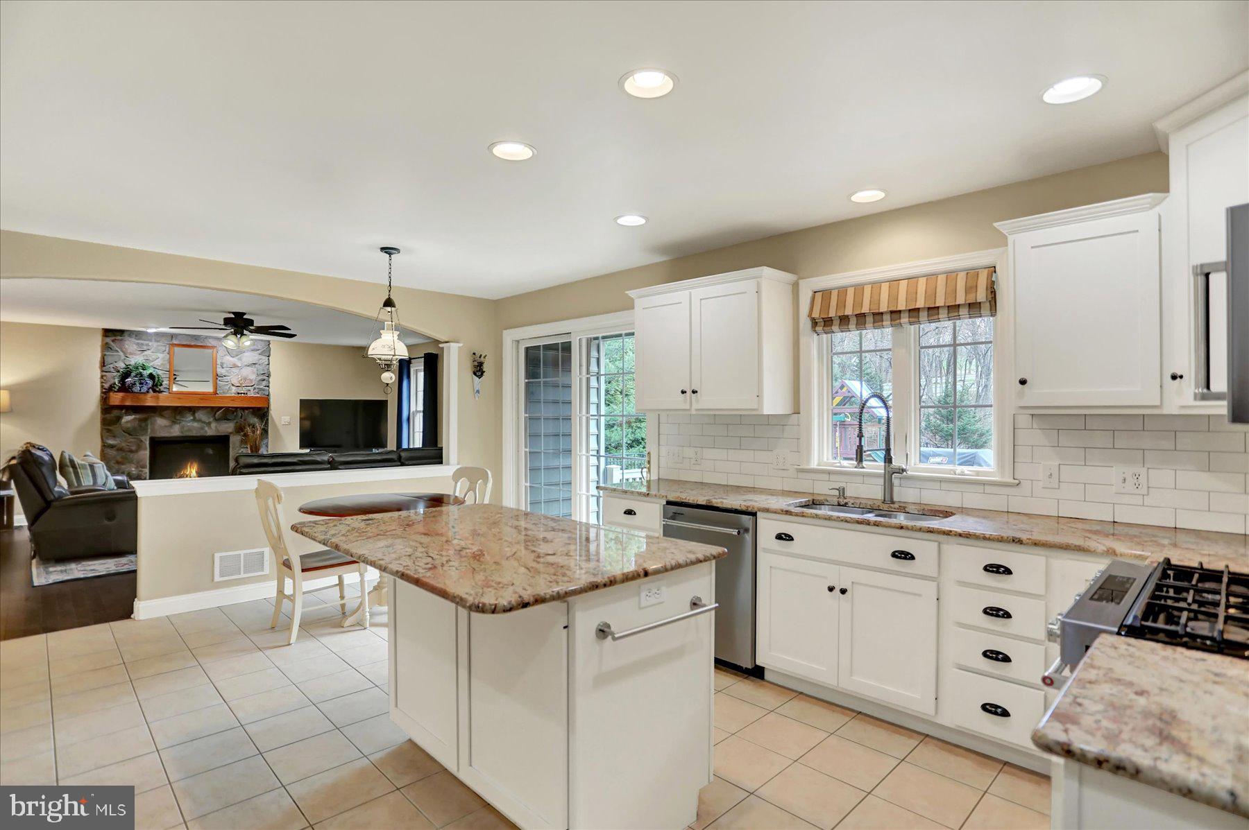 WINDING HILLS - Residential