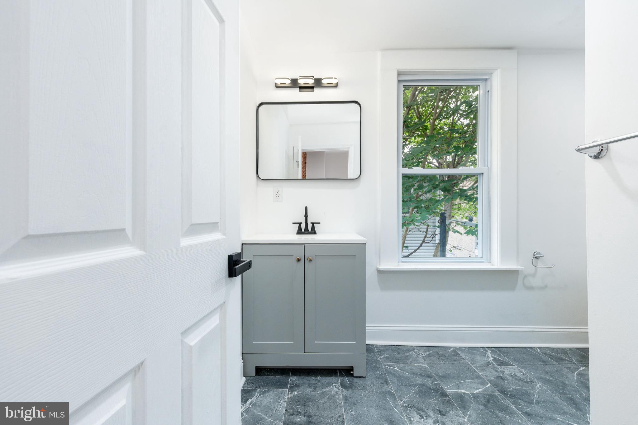 POINT BREEZE - Residential