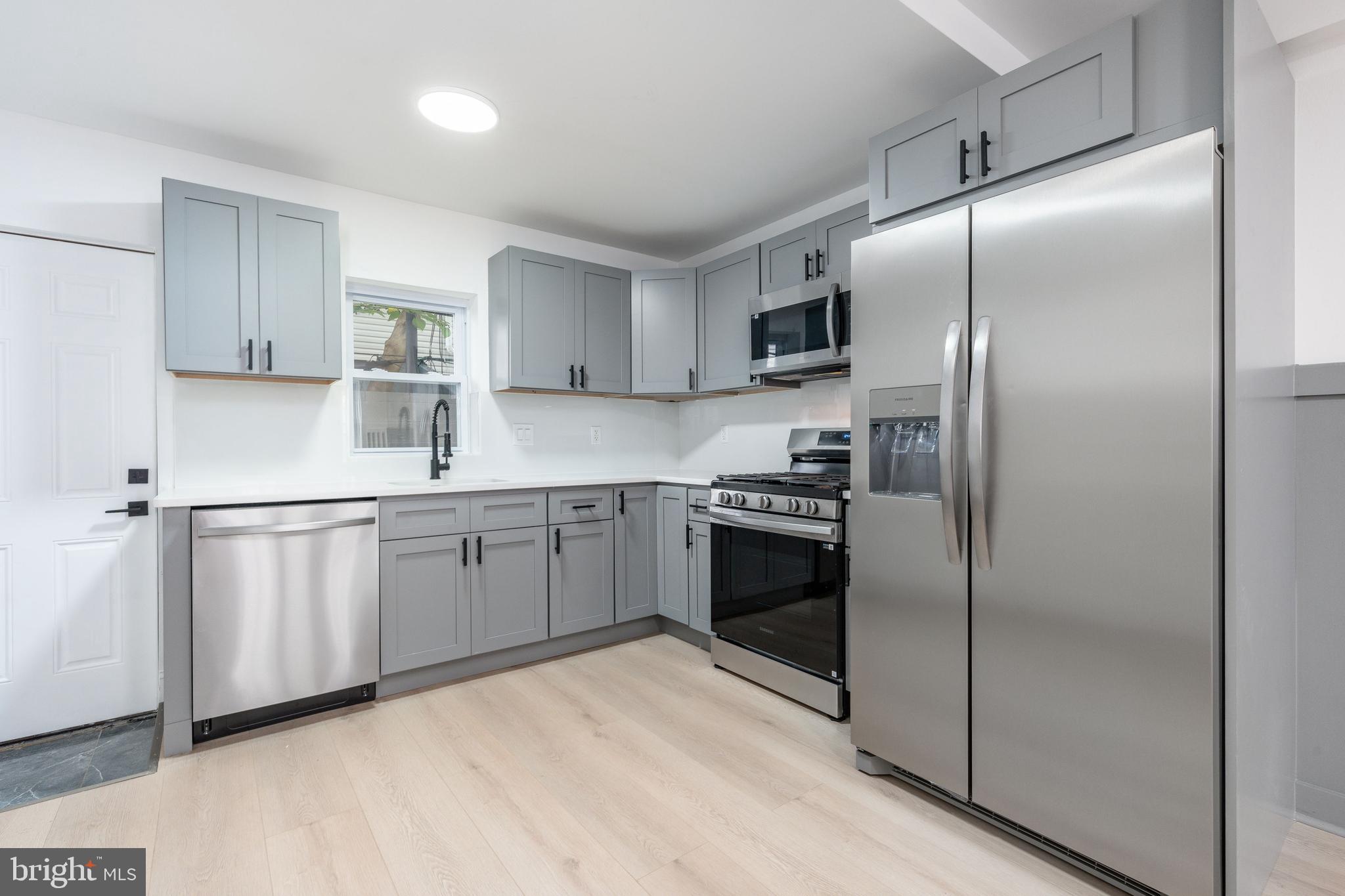 POINT BREEZE - Residential