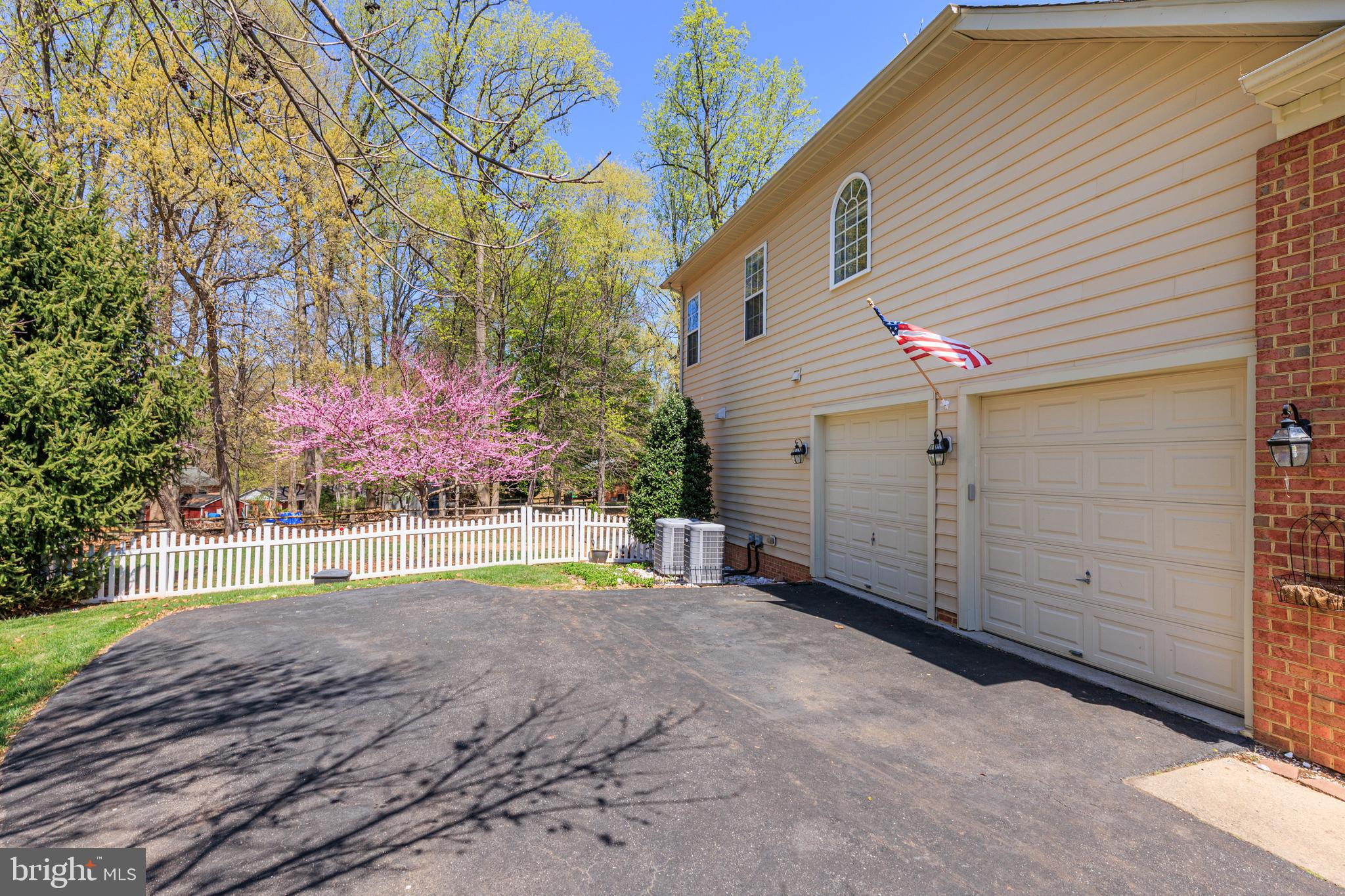 PERRY HALL - Residential