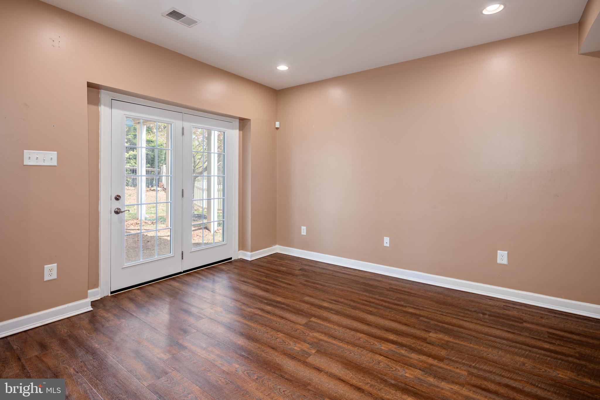 PERRY HALL - Residential