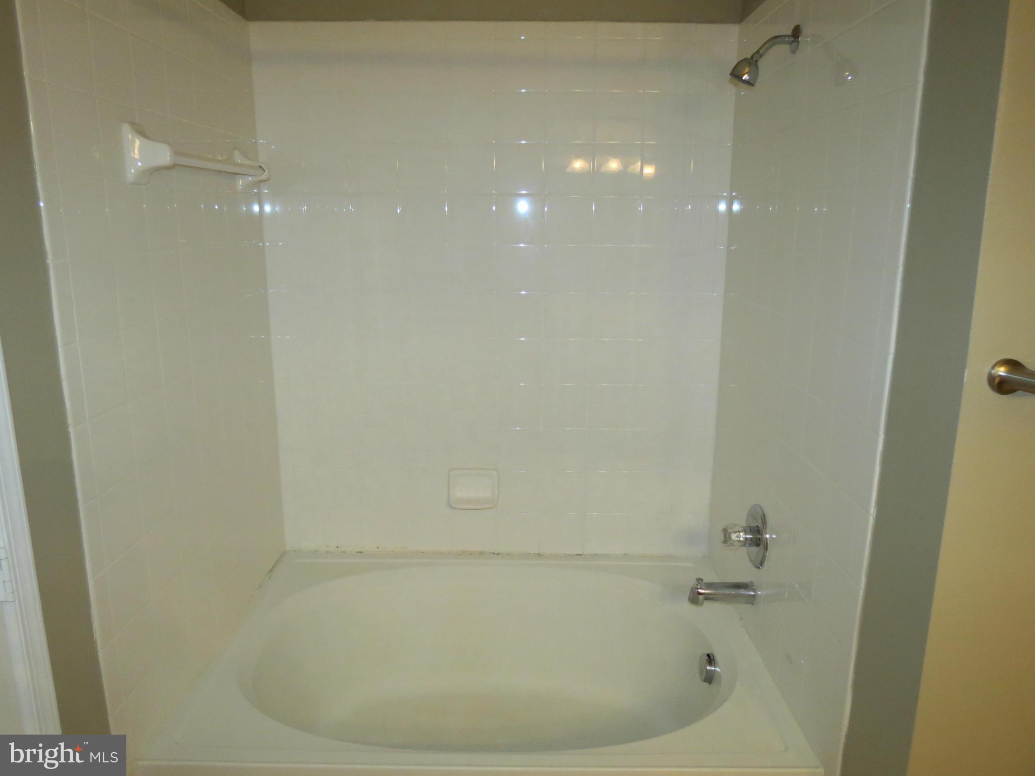 FAIRFAX RIDGE - Residential Lease