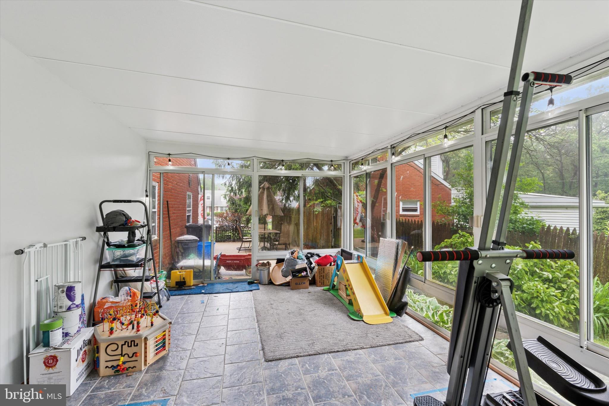 ROXBOROUGH - Residential