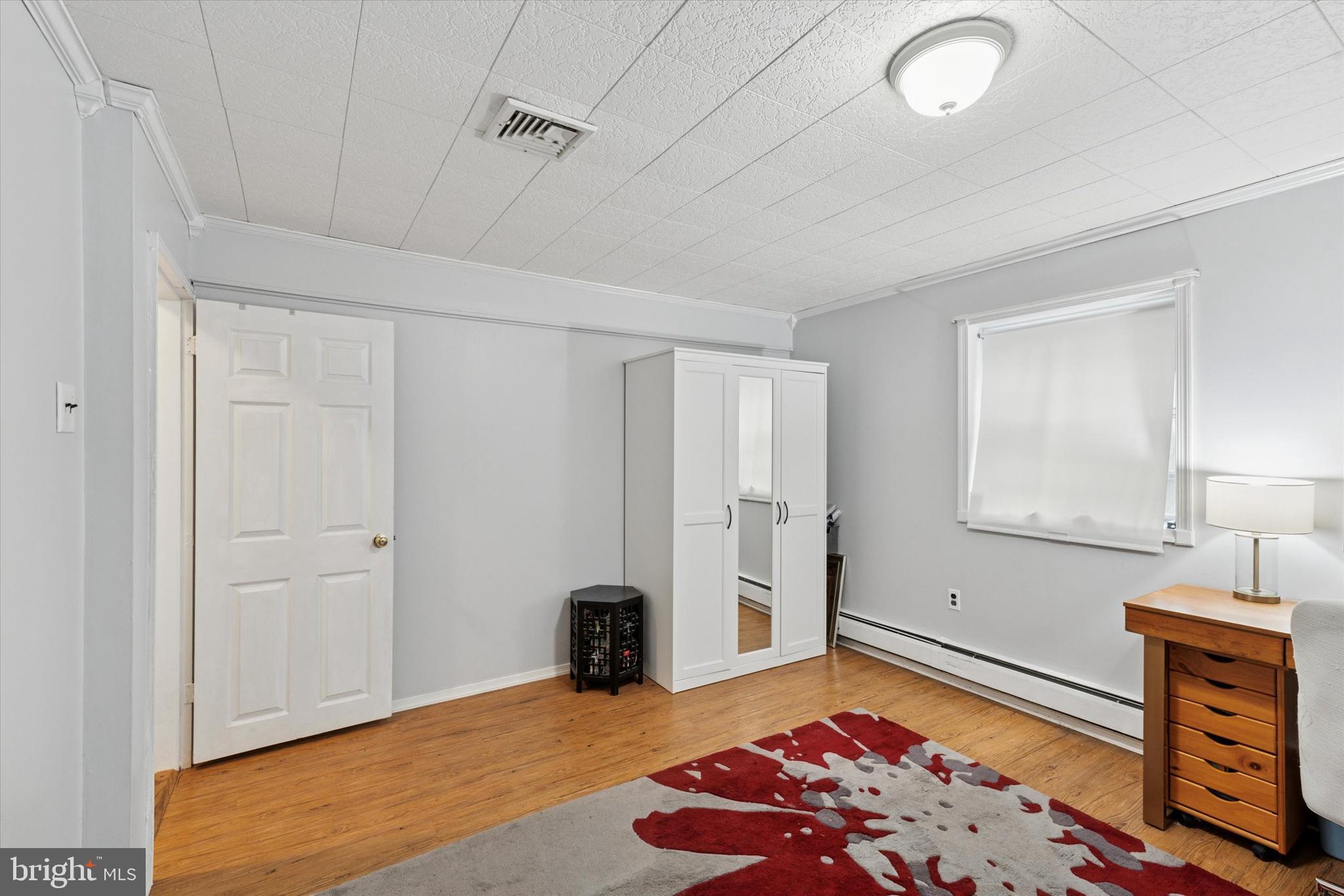 ROXBOROUGH - Residential