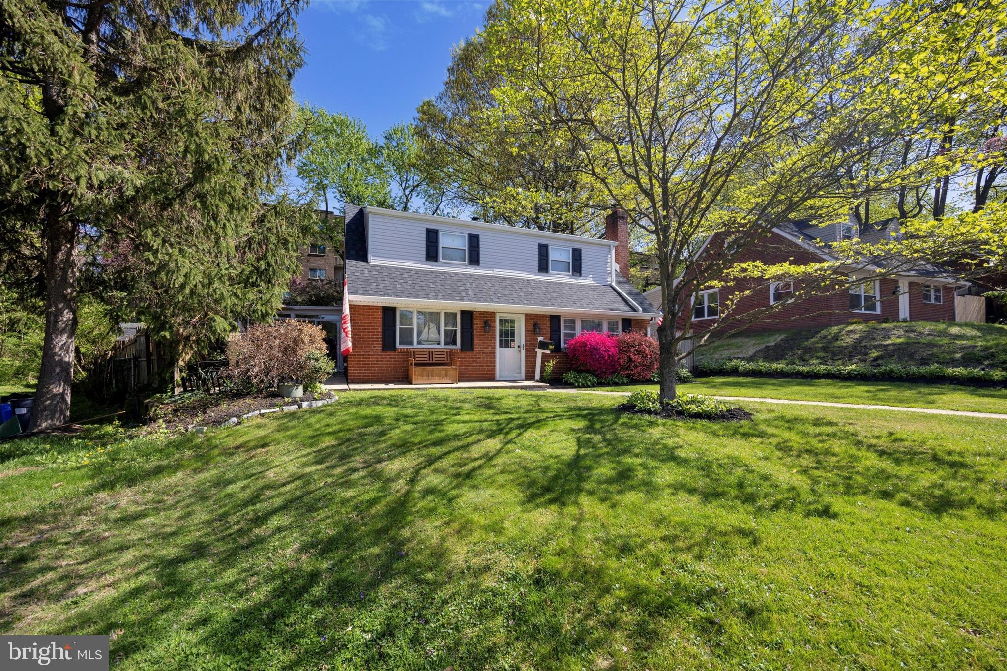 ROXBOROUGH - Residential