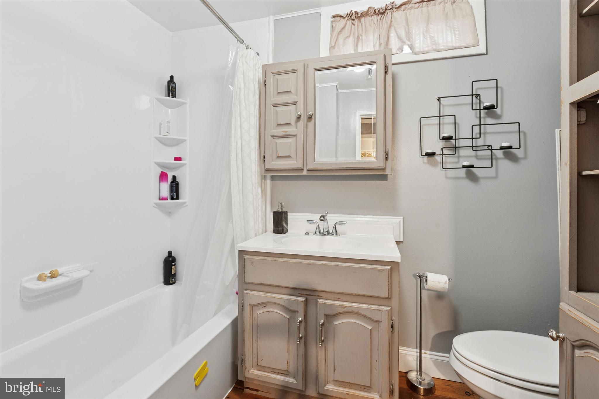 ROXBOROUGH - Residential